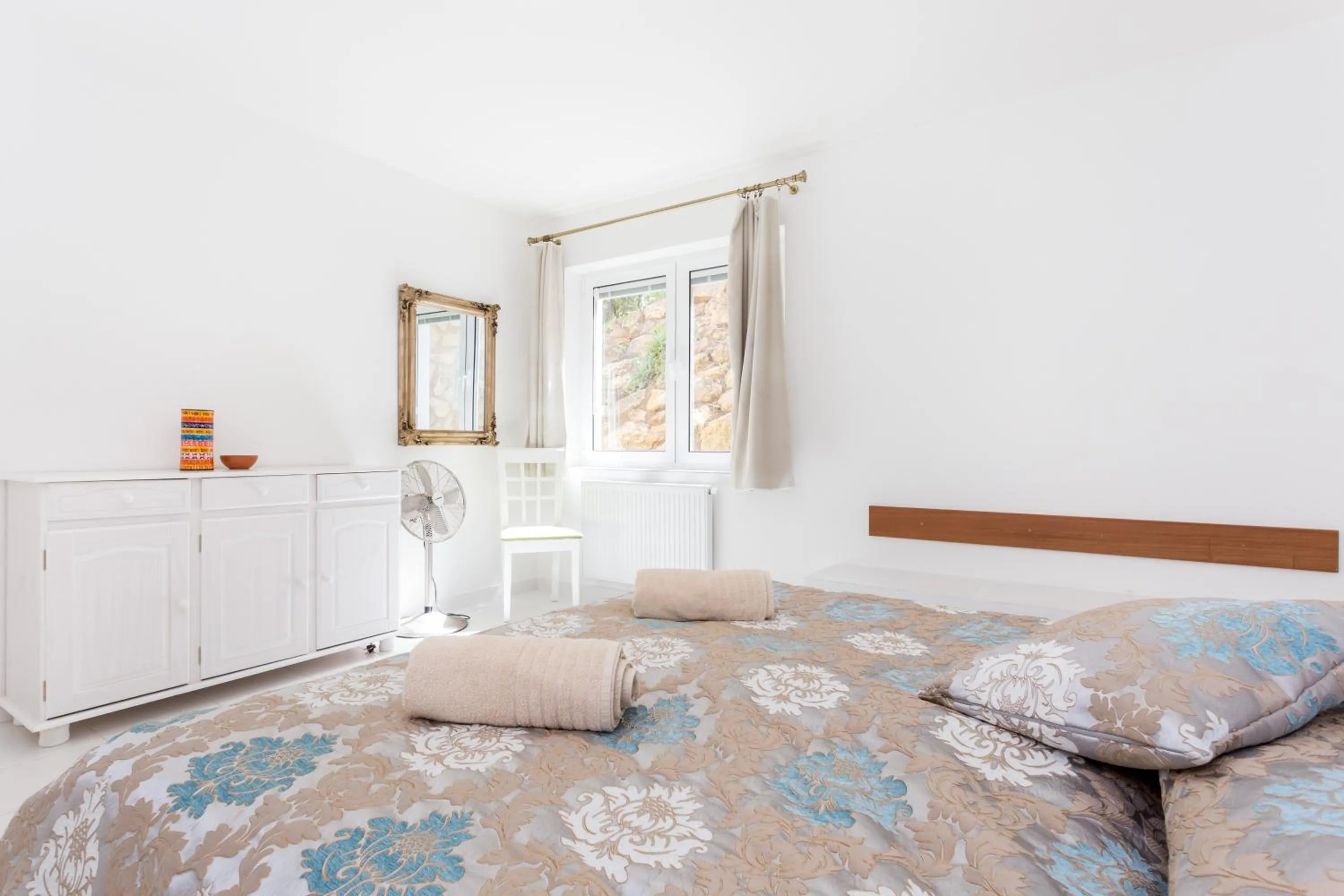 Bed in Top Cliff Villa with Ocean View and Private Pool UP to 18 Guests