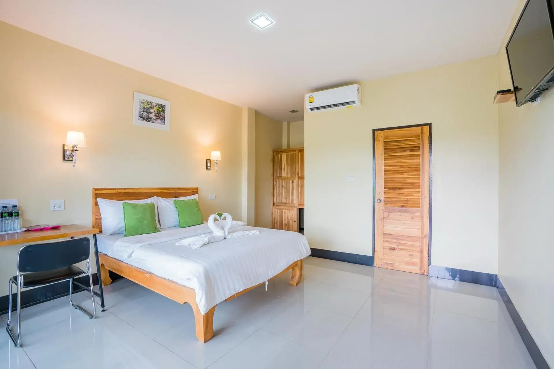 Superior Double or Twin Room with Garden View in Tontan Resort Cha-am Superior Double or Twin Room with Garden View in Tontan Resort Cha-am