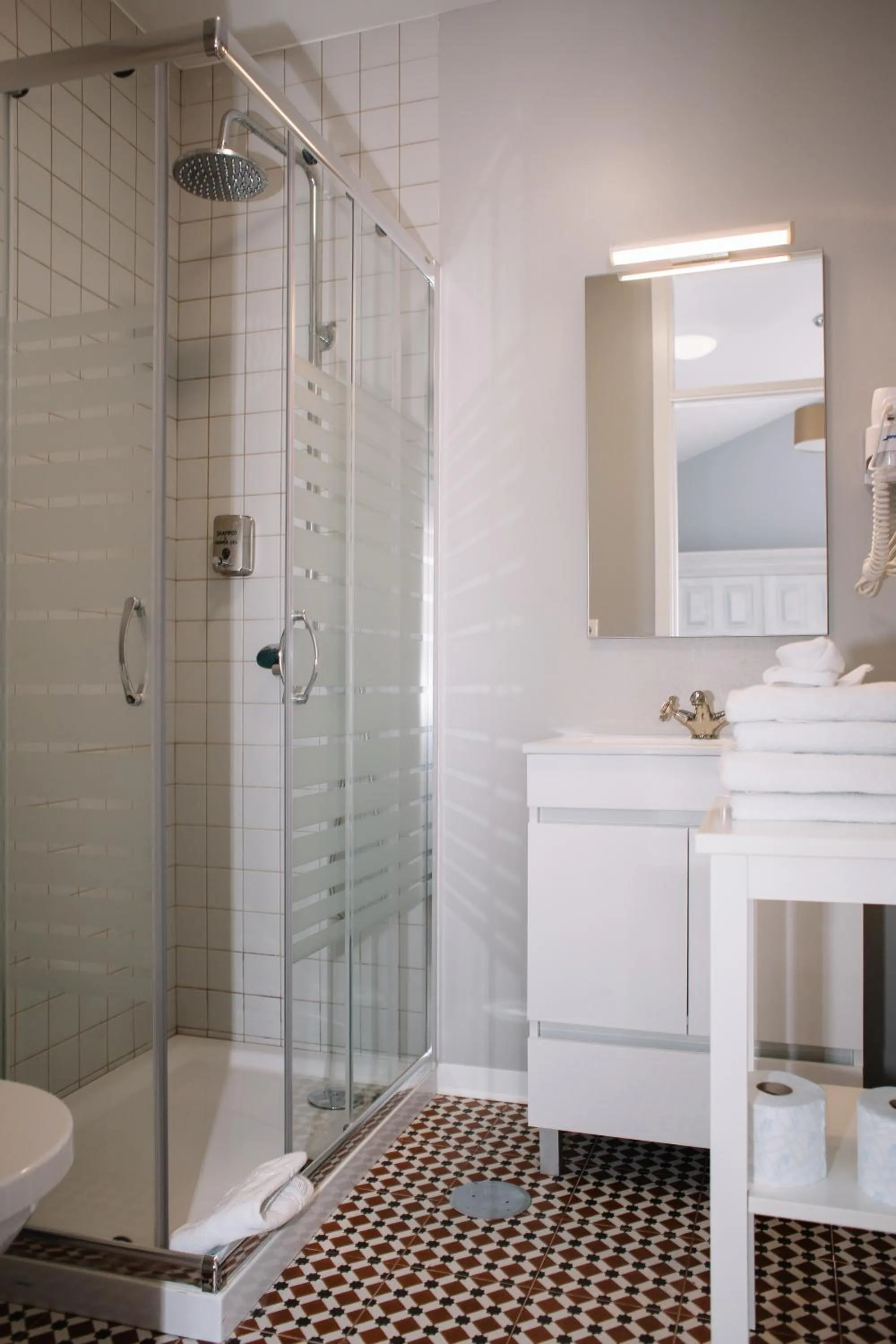 Bathroom in Mouzinho 244 - Porto Houses & Suites