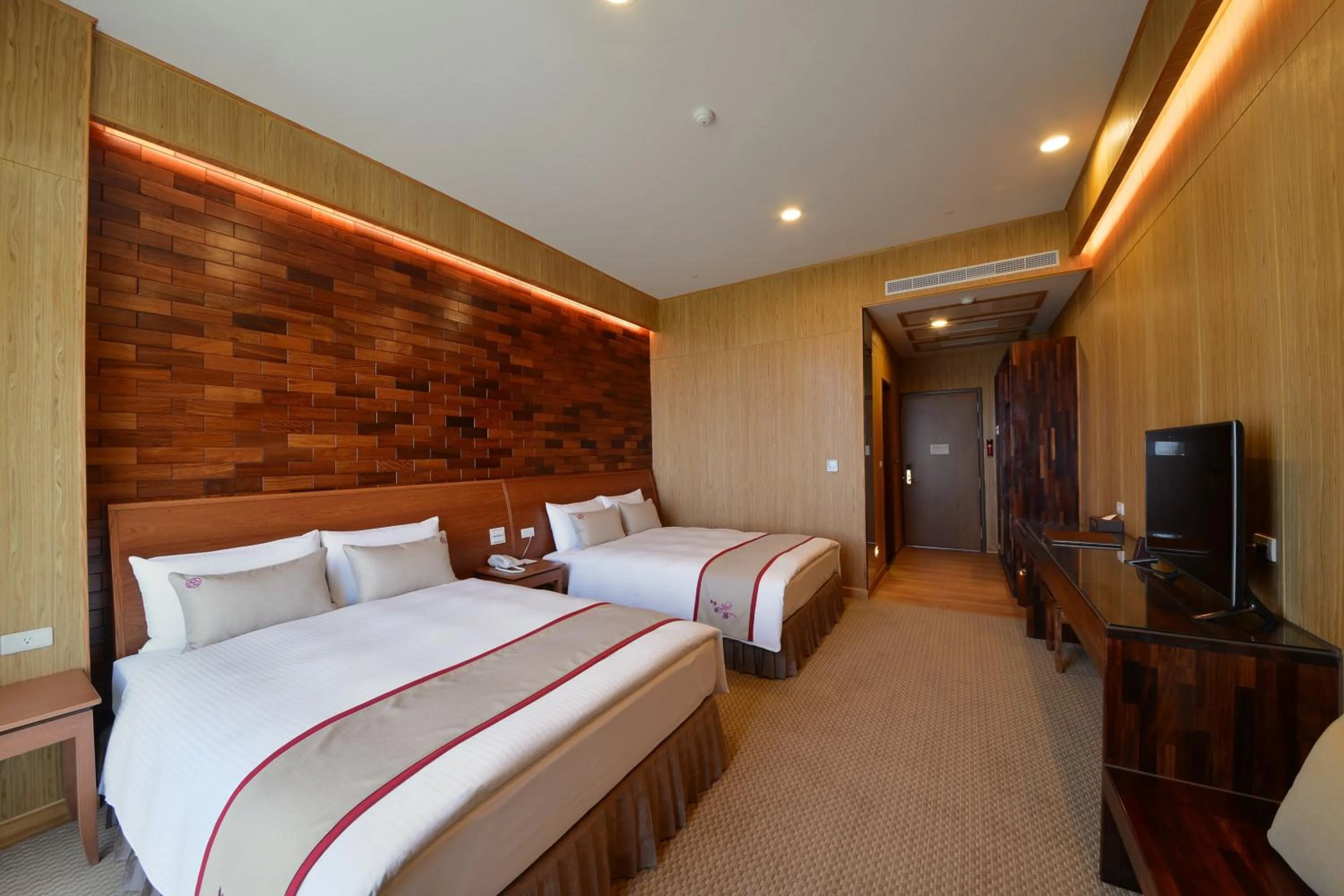 Photo of the whole room, Bed in Shandori Hotel