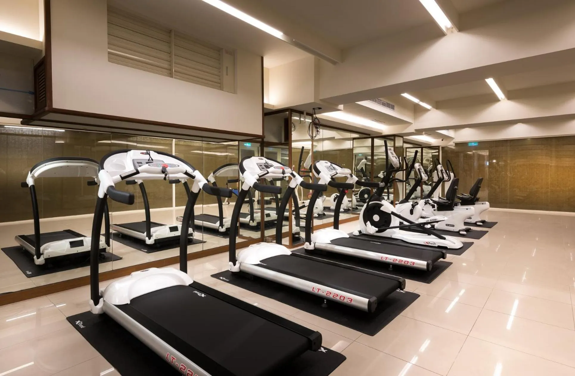 Fitness centre/facilities in Shandori Hotel