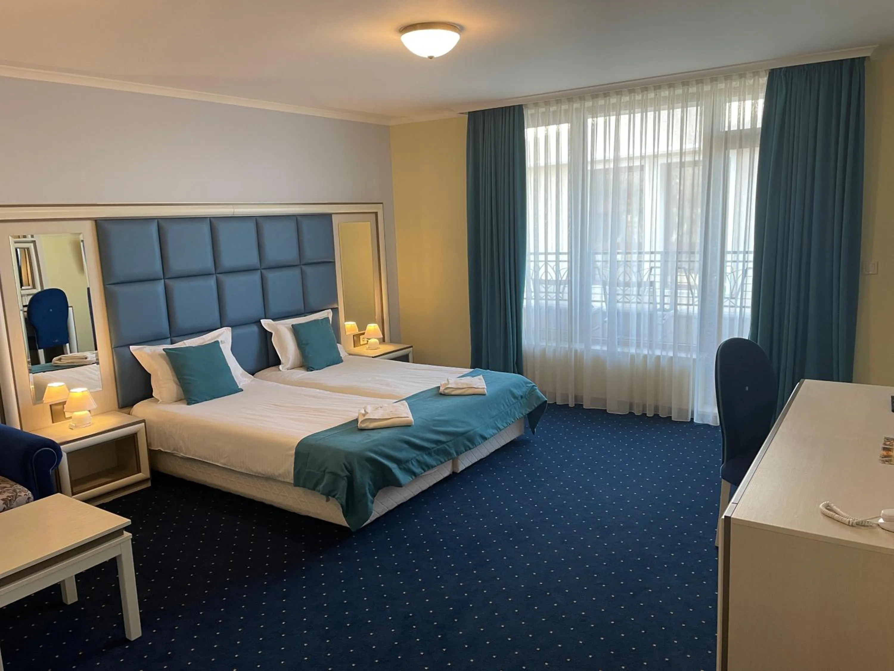 Breakfast, Bed in Hotel Forum