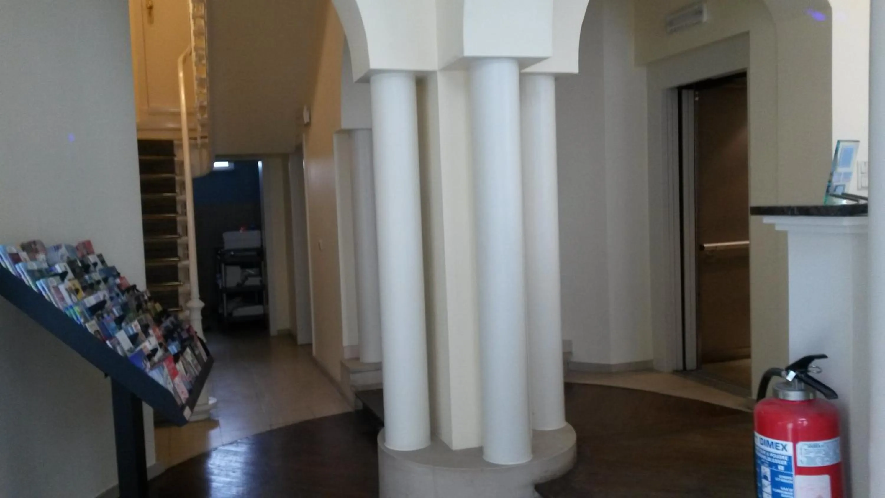 Property building in Hotel Queen Mary