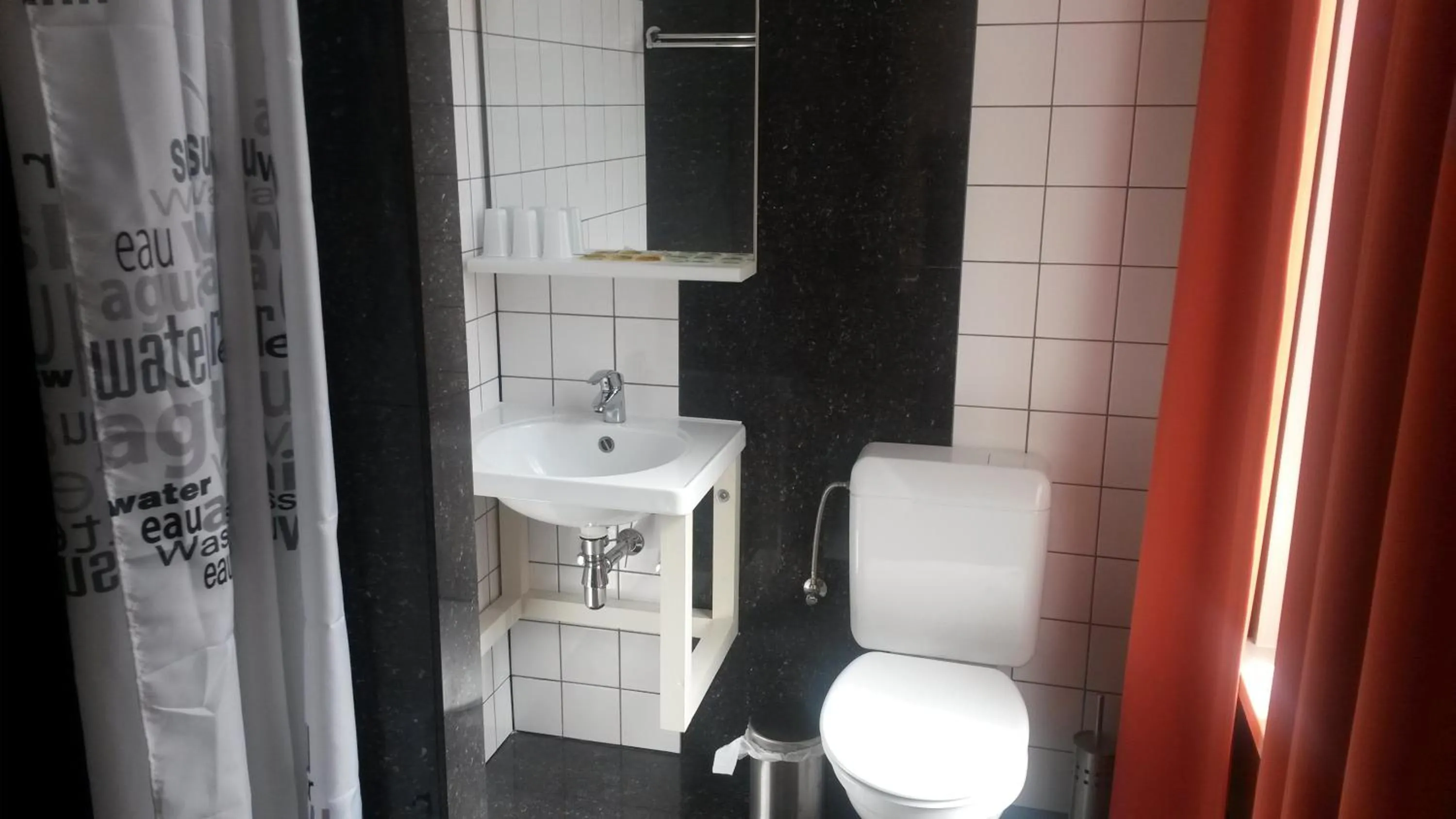 Bathroom in Hotel Queen Mary