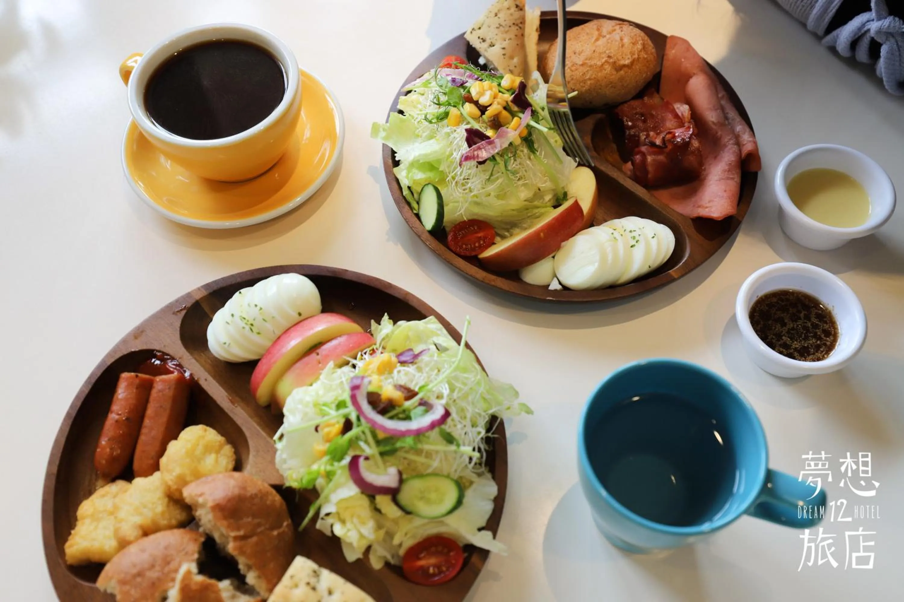 Food and drinks in Dream 12 Hotel