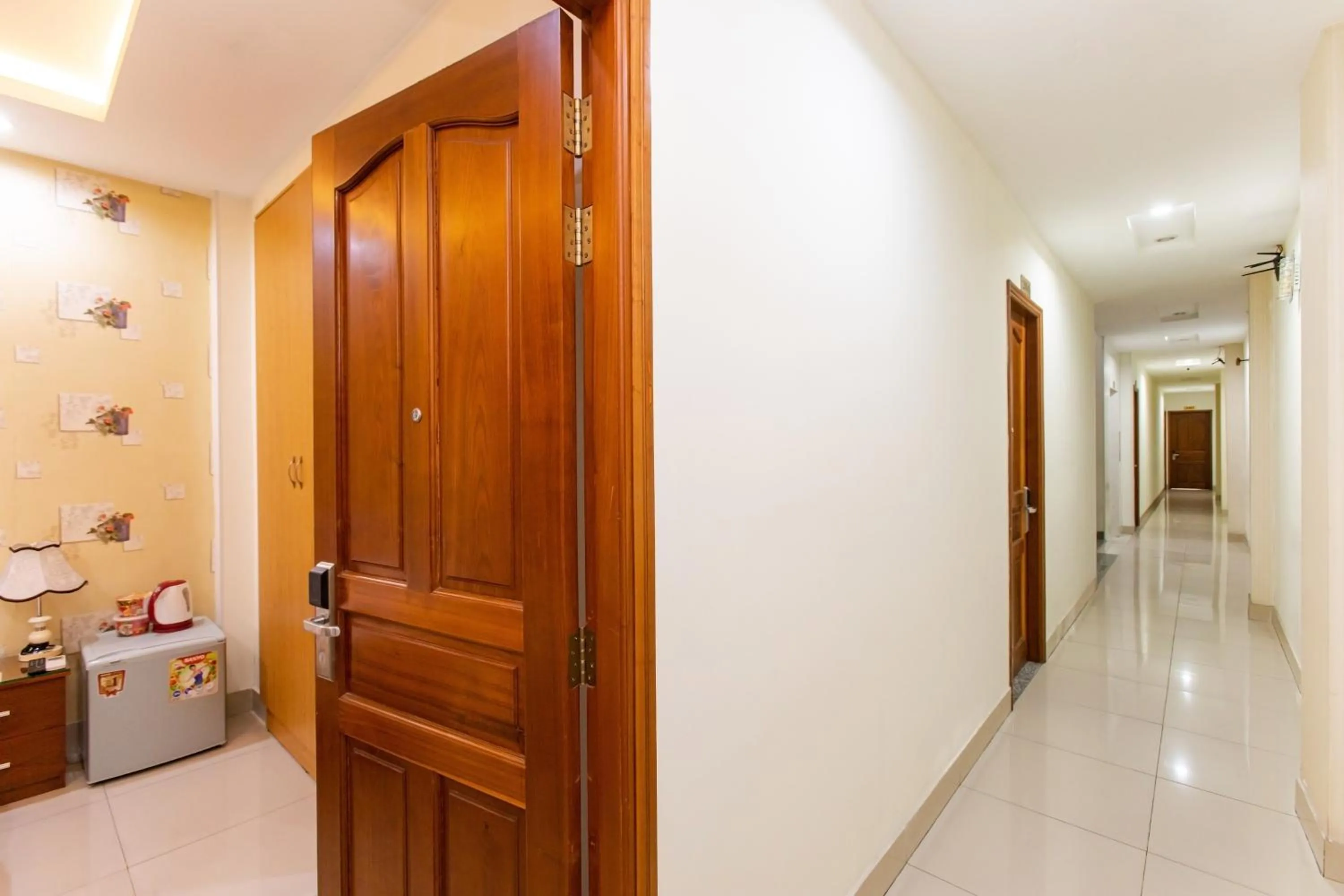 wardrobe in Thu Ha Airport Hotel