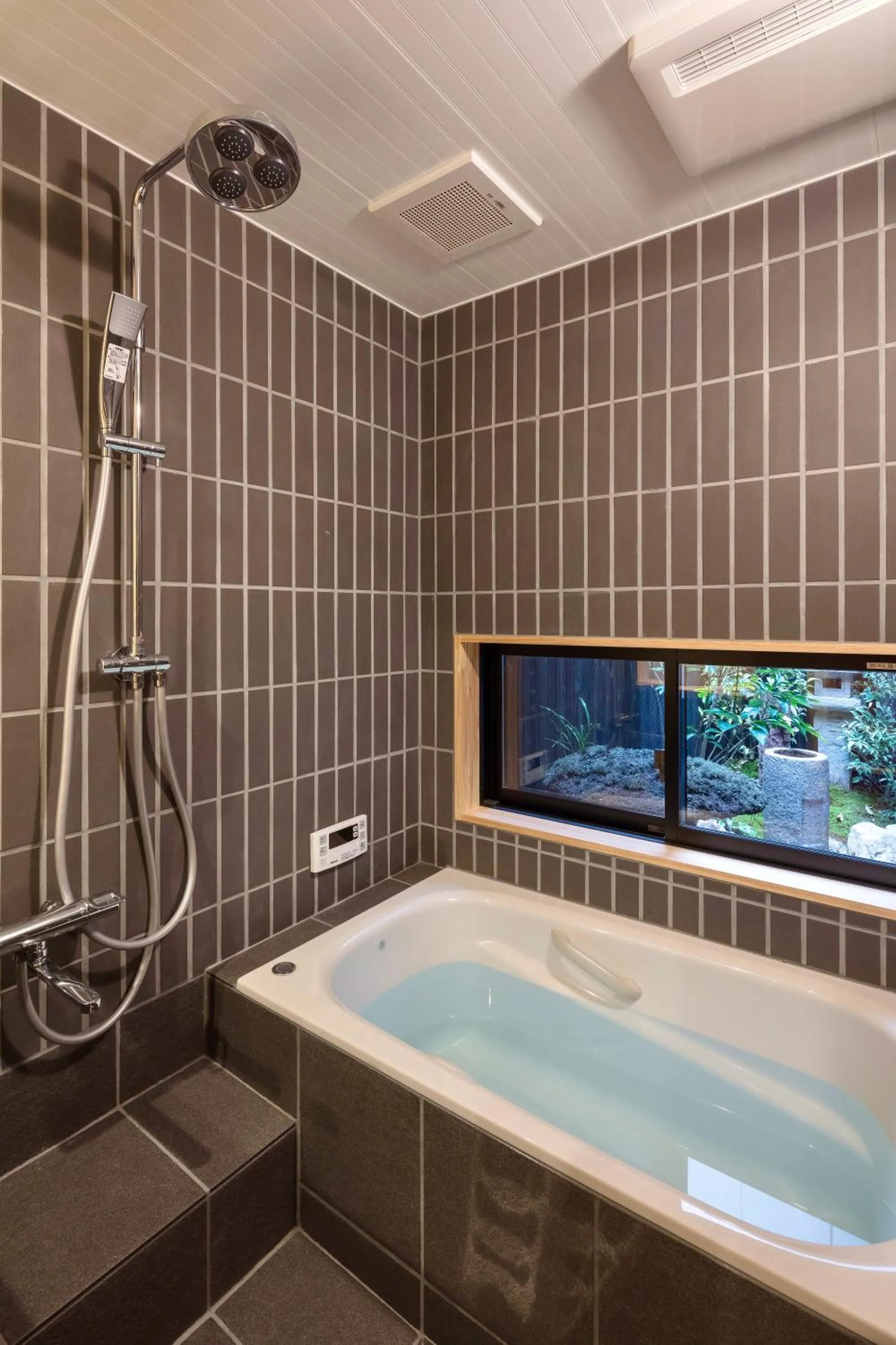 Bathroom in Ayaginu Machiya House