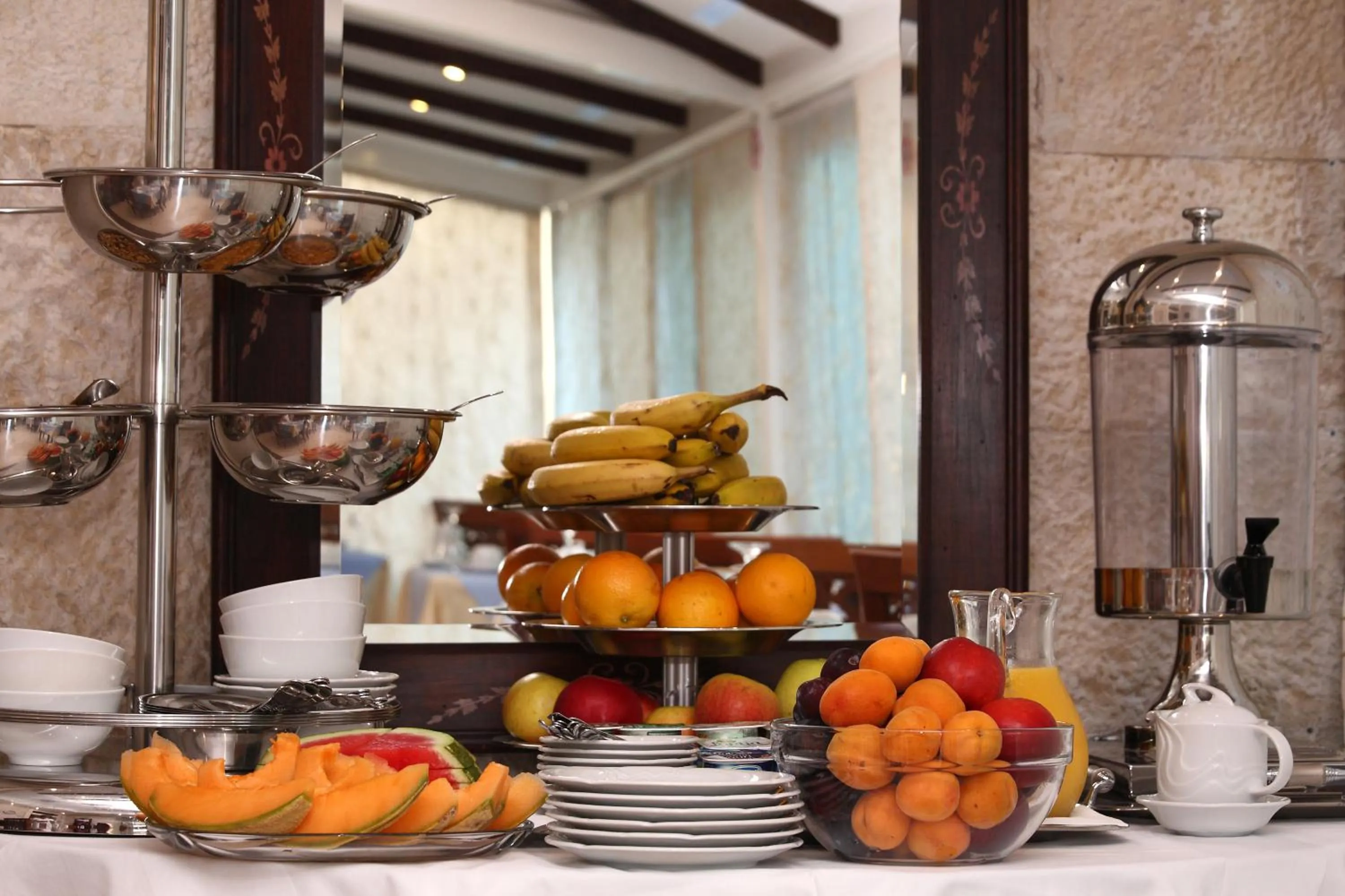 Food in Heritage Hotel Vila Sikaa