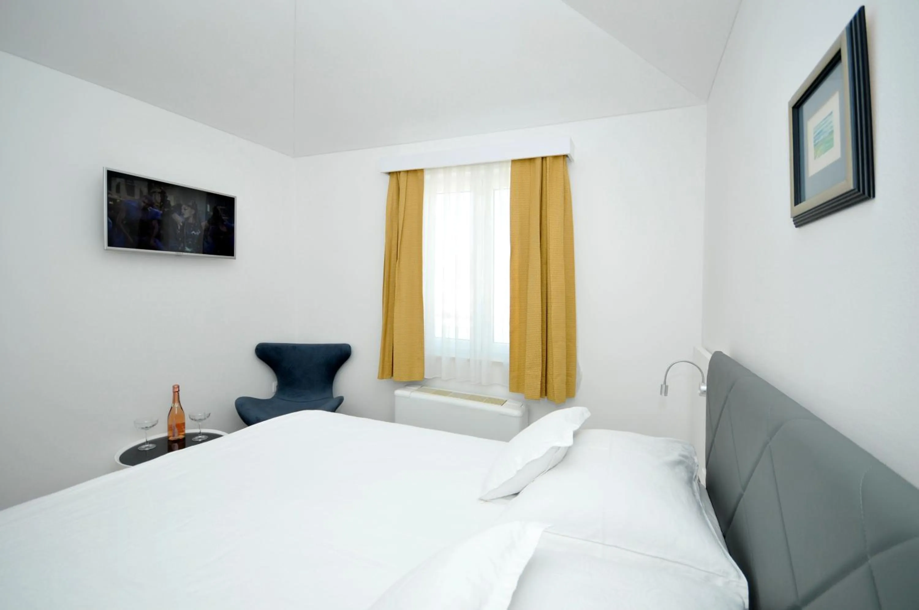 Photo of the whole room, Bed in Heritage Hotel Vila Sikaa