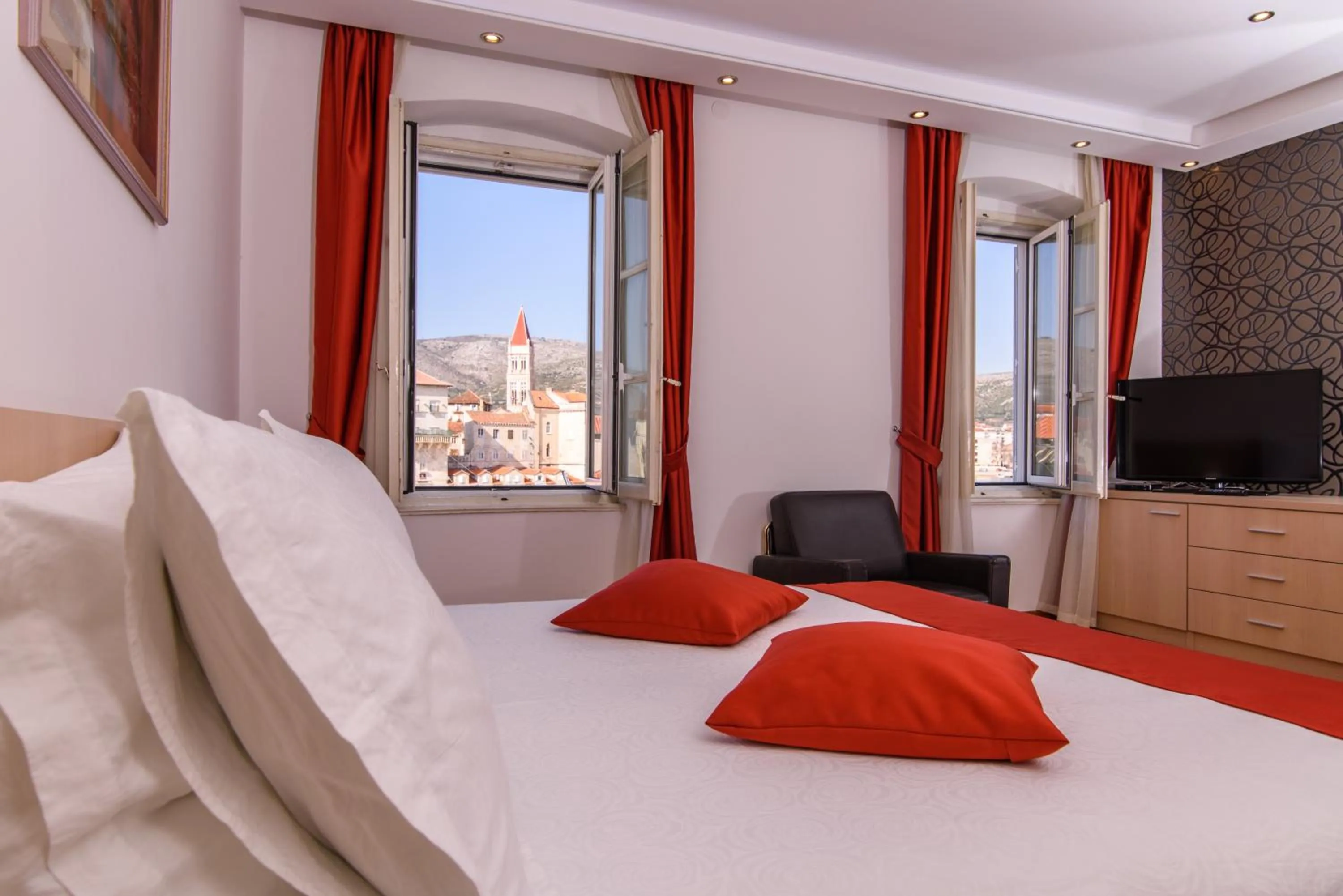 Bedroom, Bed in Heritage Hotel Vila Sikaa