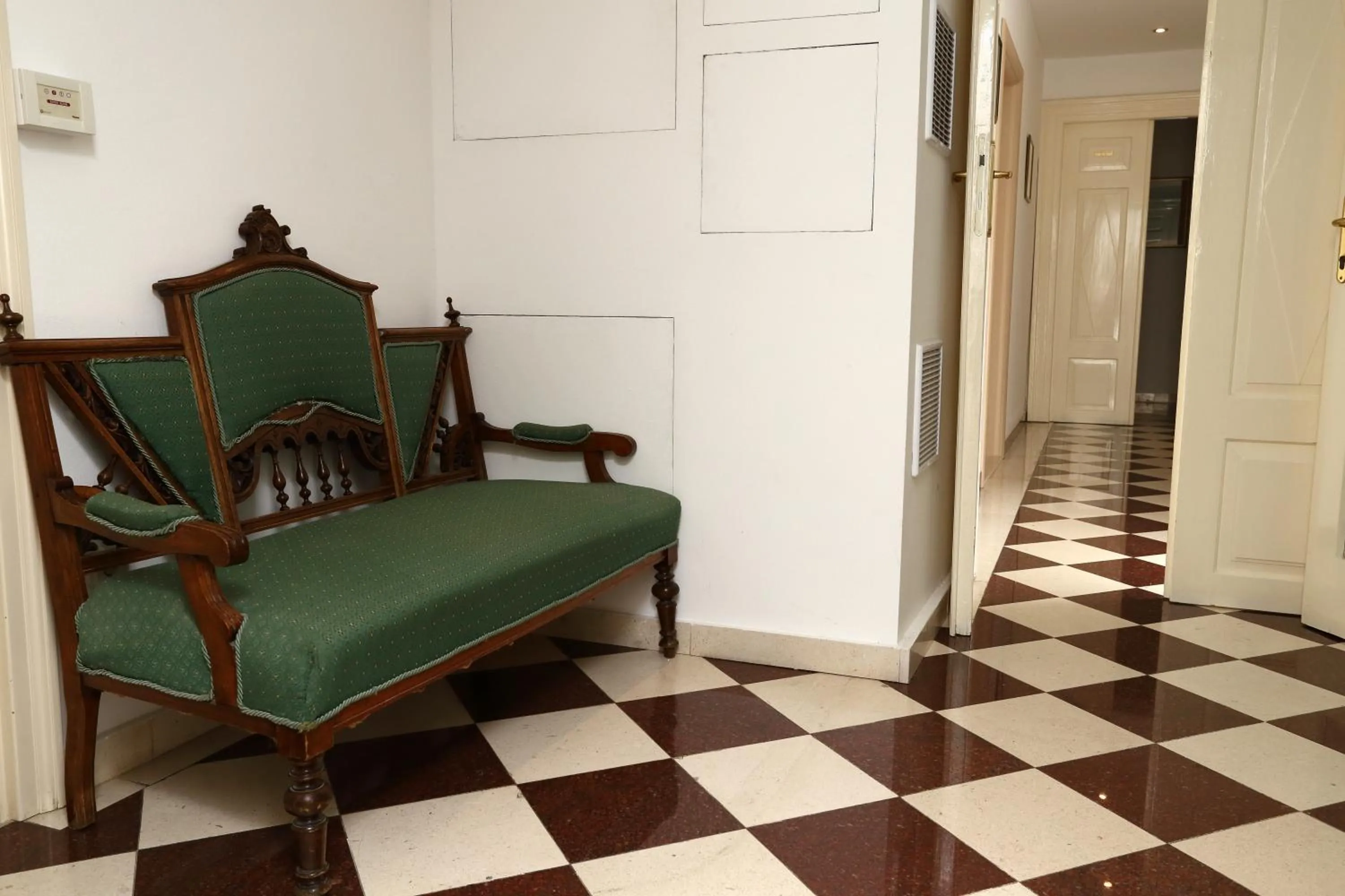 Food and drinks in Heritage Hotel Vila Sikaa