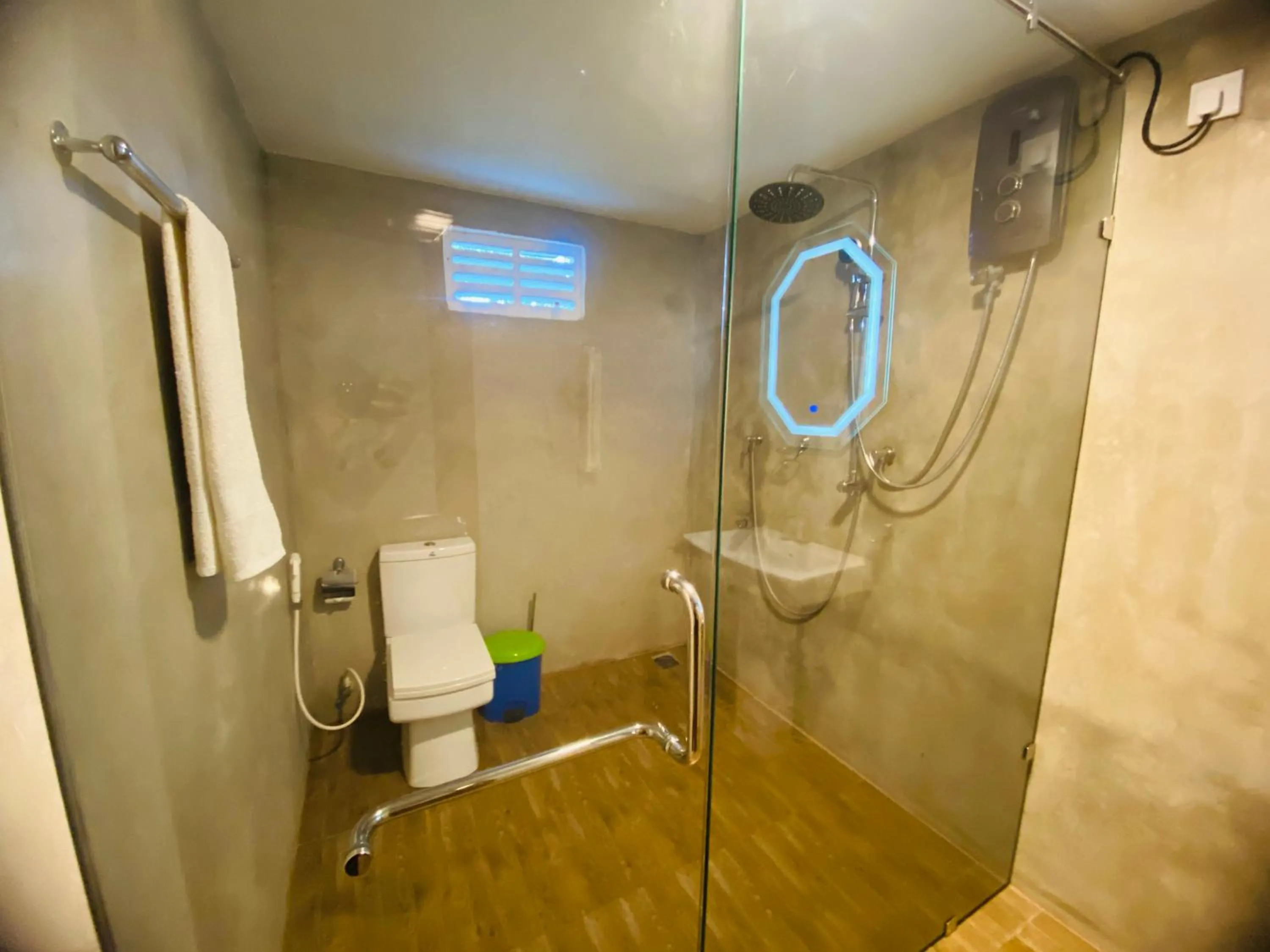 Toilet in Nilaveli Hybrid Holiday Hotel