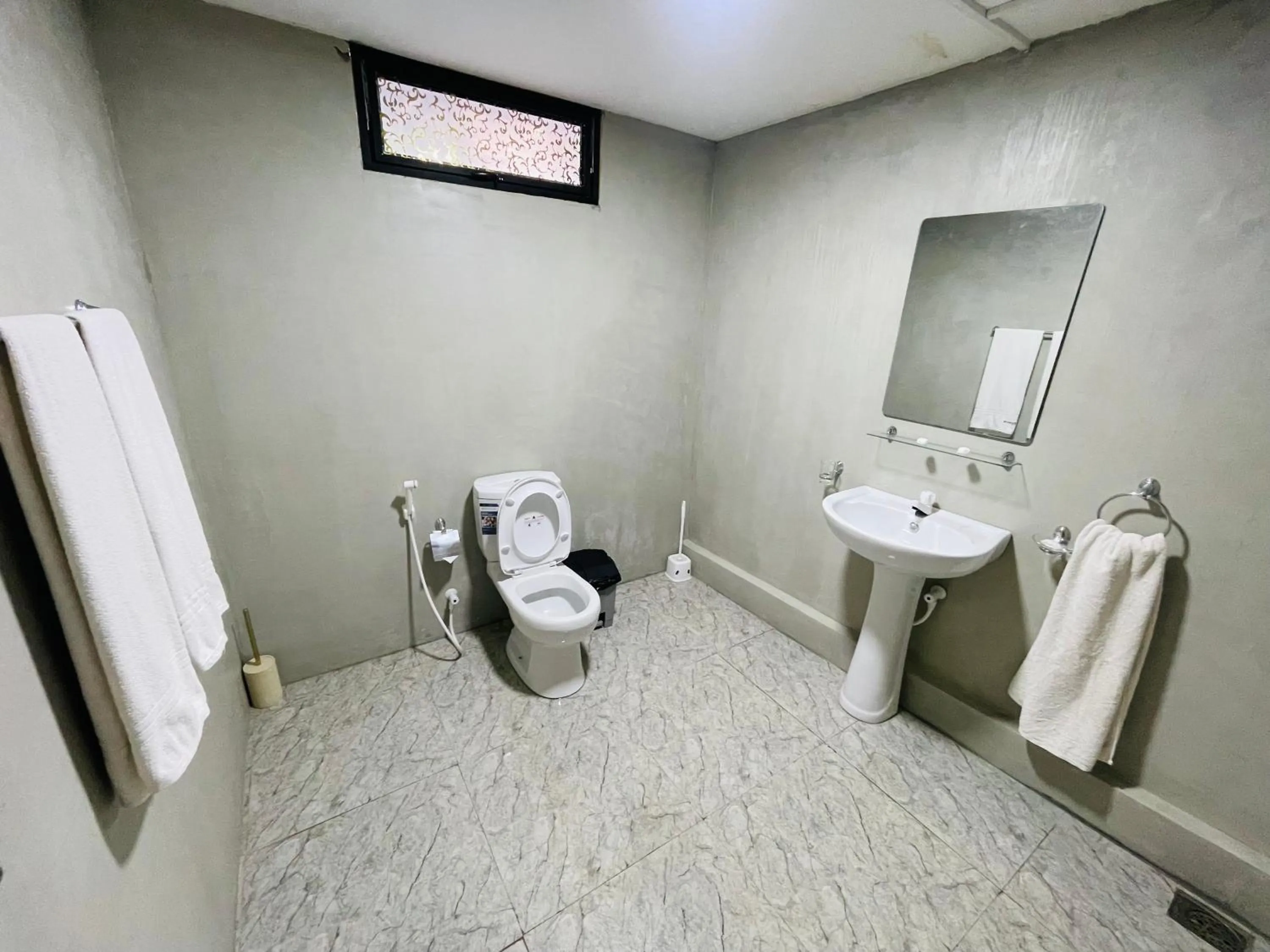 Nilaveli Hybrid Holiday Hotel