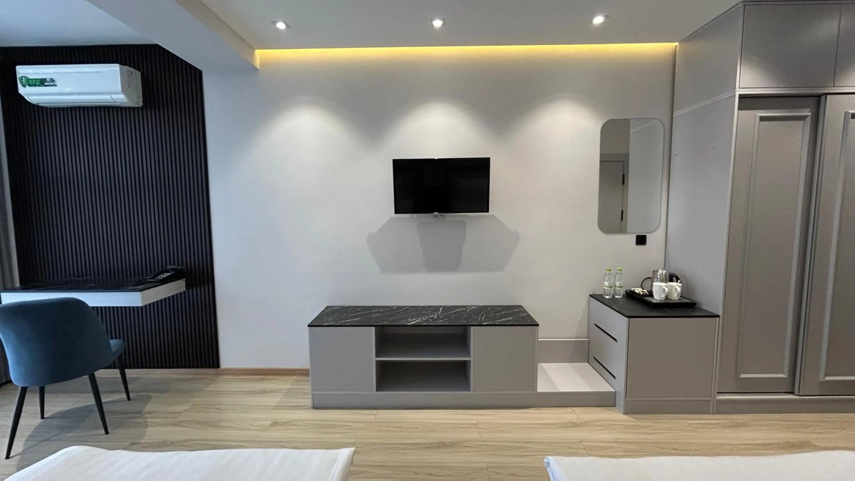 TV and multimedia in Karim Parkside Hotel