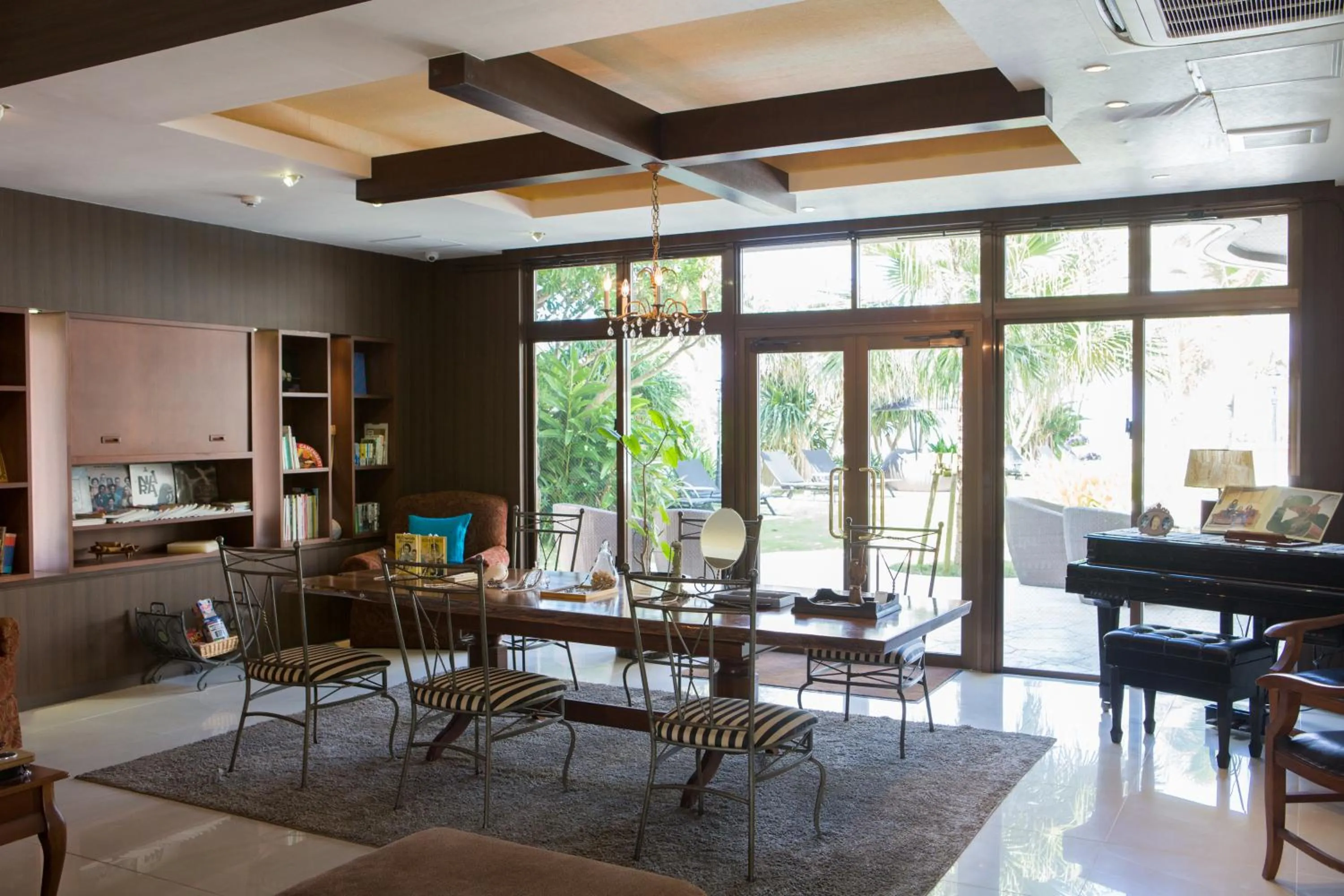 Library in La Casa Panacea Okinawa Resort