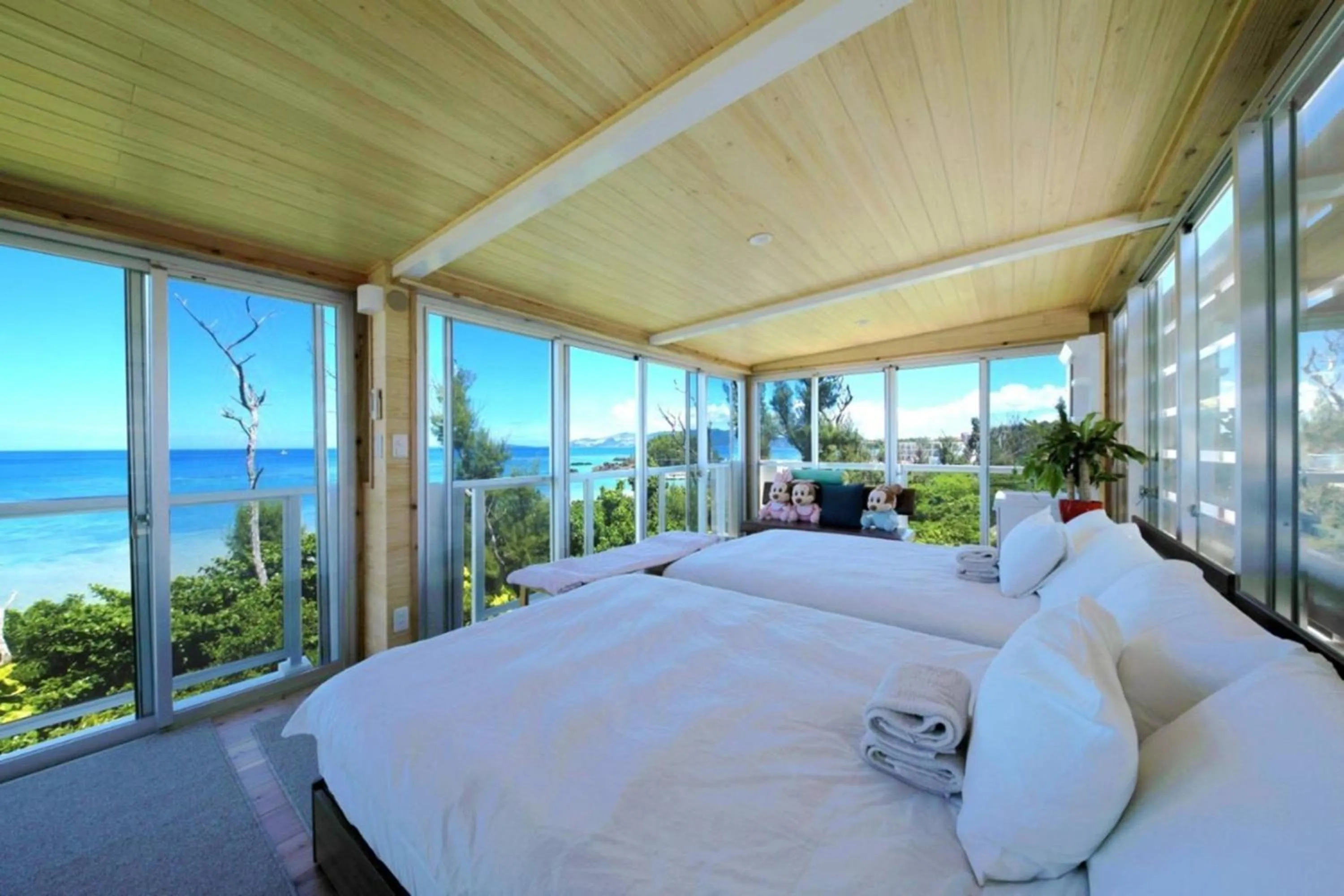 View (from property/room), Bed in La Casa Panacea Okinawa Resort