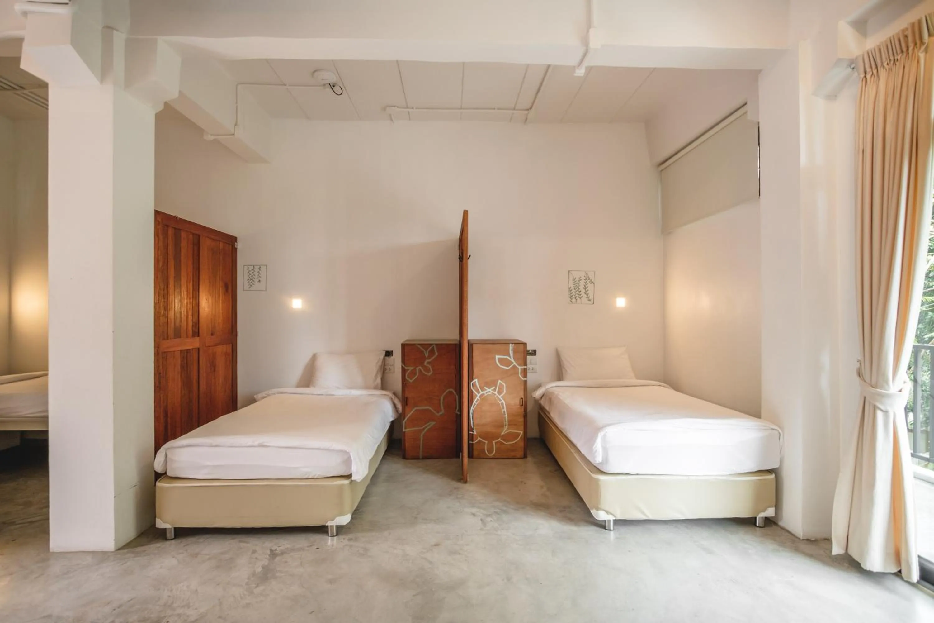 Bed in The Dearly Koh Tao Hostel-PADI 5 Star Dive Resort