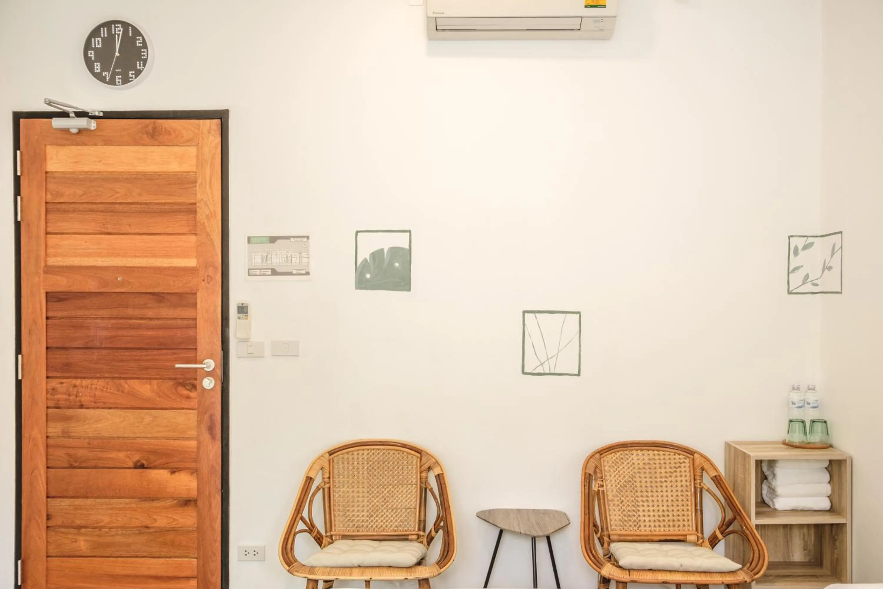 Seating area in The Dearly Koh Tao Hostel-PADI 5 Star Dive Resort