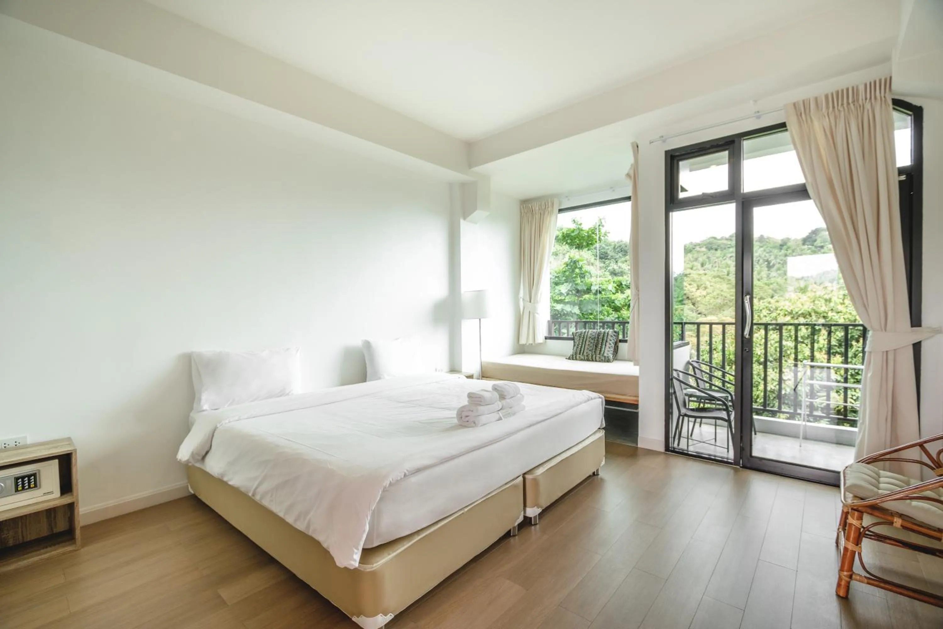 Bed in The Dearly Koh Tao Hostel-PADI 5 Star Dive Resort