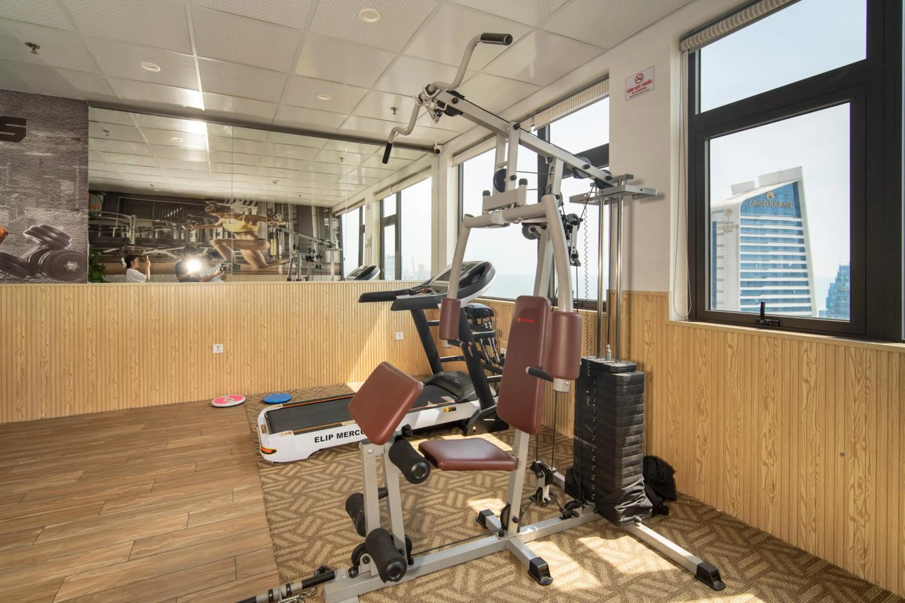 Fitness centre/facilities in Hung Anh Hotel