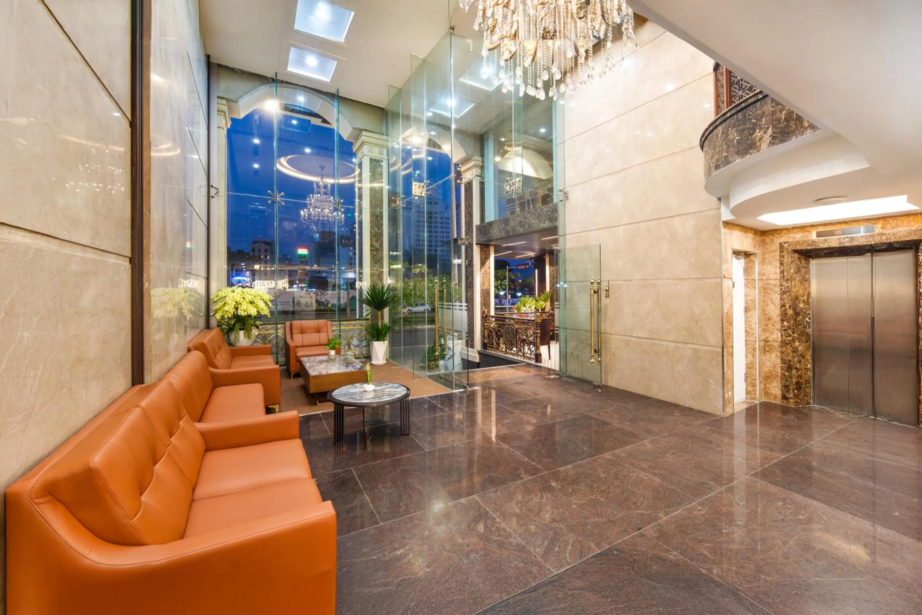 Seating area in Hung Anh Hotel