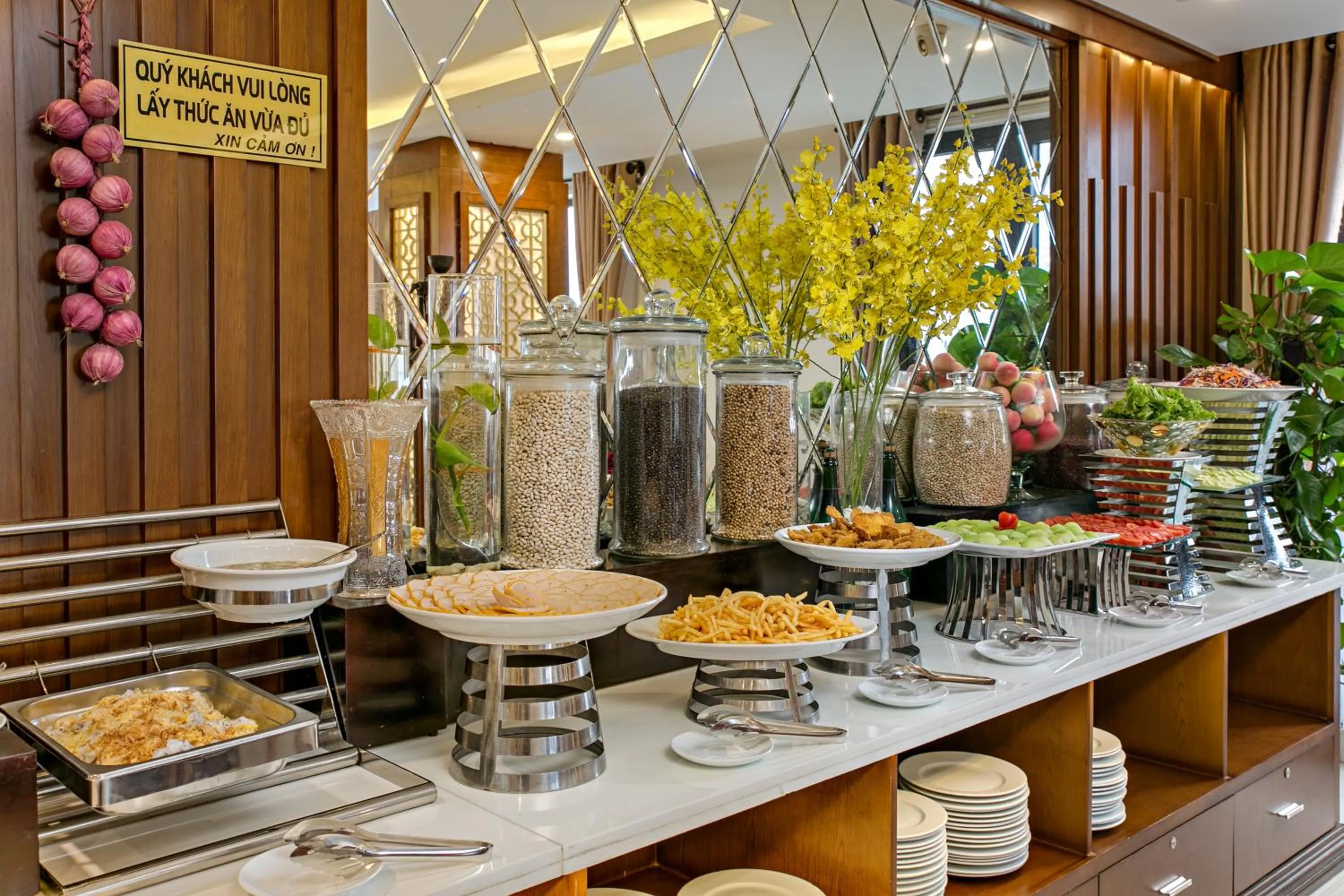 Buffet breakfast in Hung Anh Hotel