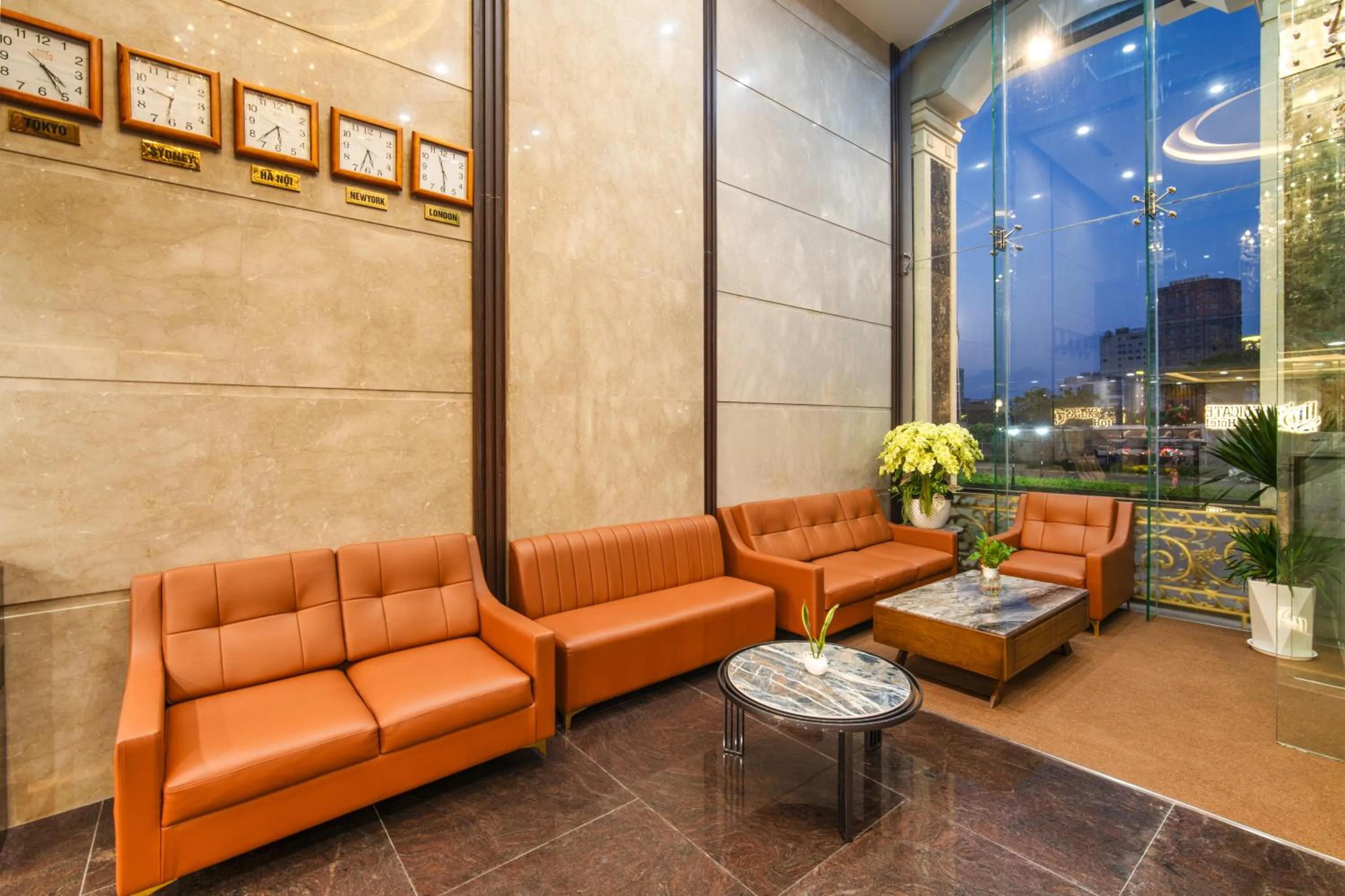 Living room in Hung Anh Hotel