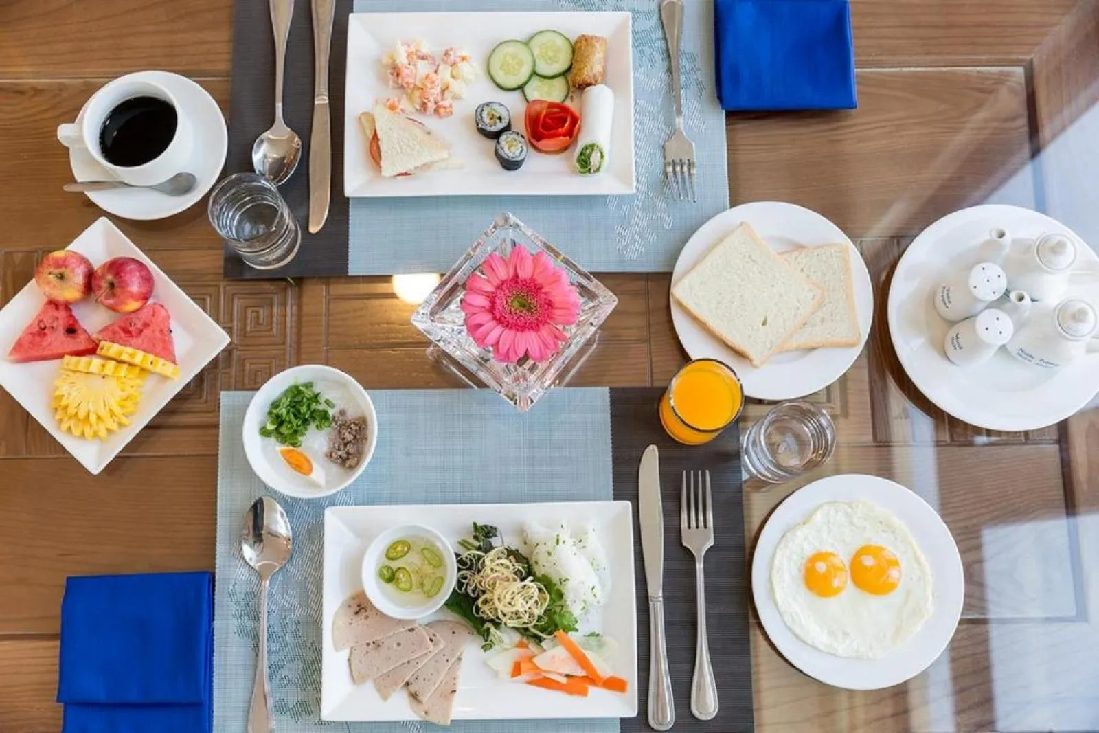 Buffet breakfast in Hung Anh Hotel