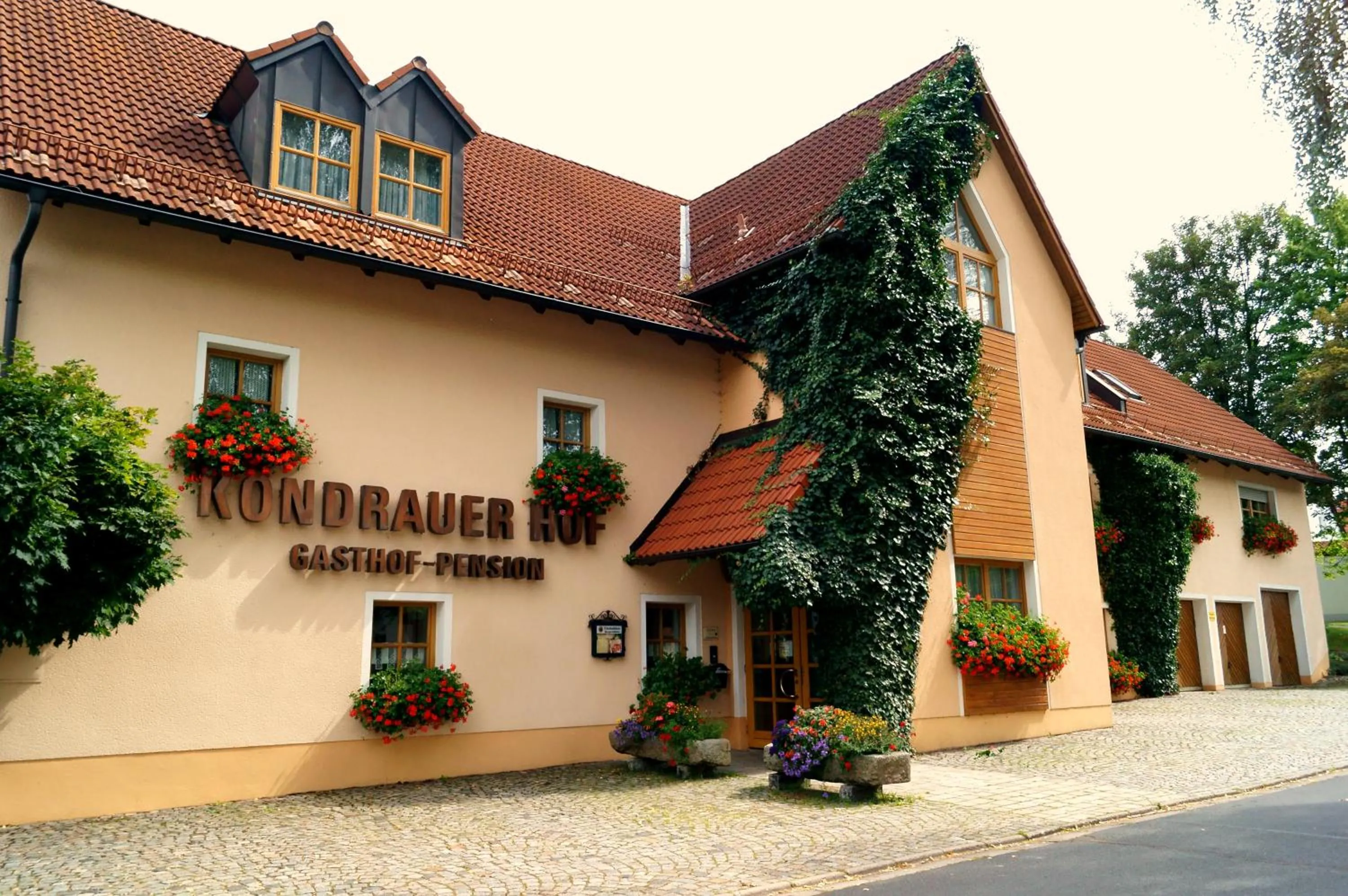 Facade/entrance in Kondrauer Hof