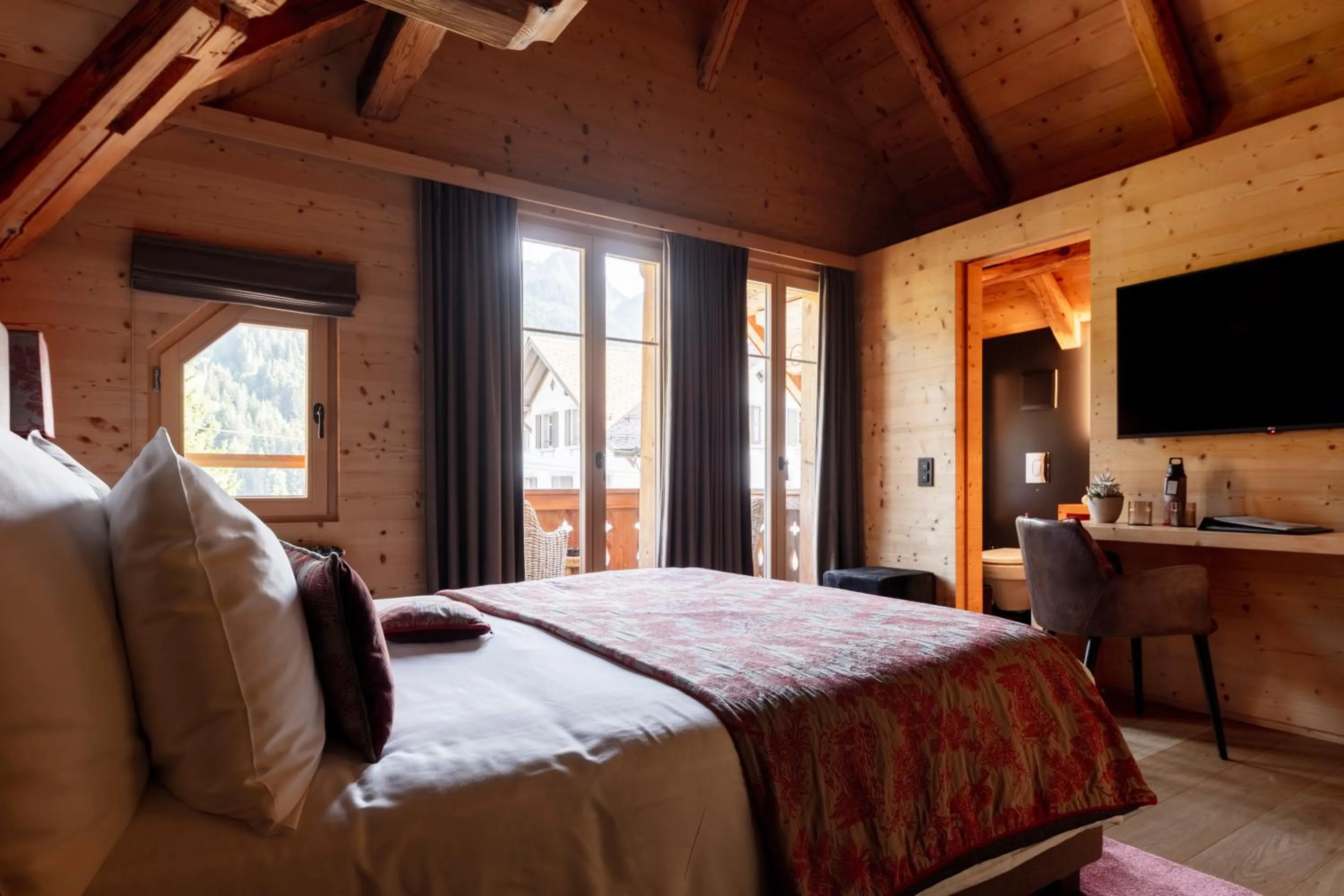 Communal lounge/ TV room in Hotel-Restaurant Valrose