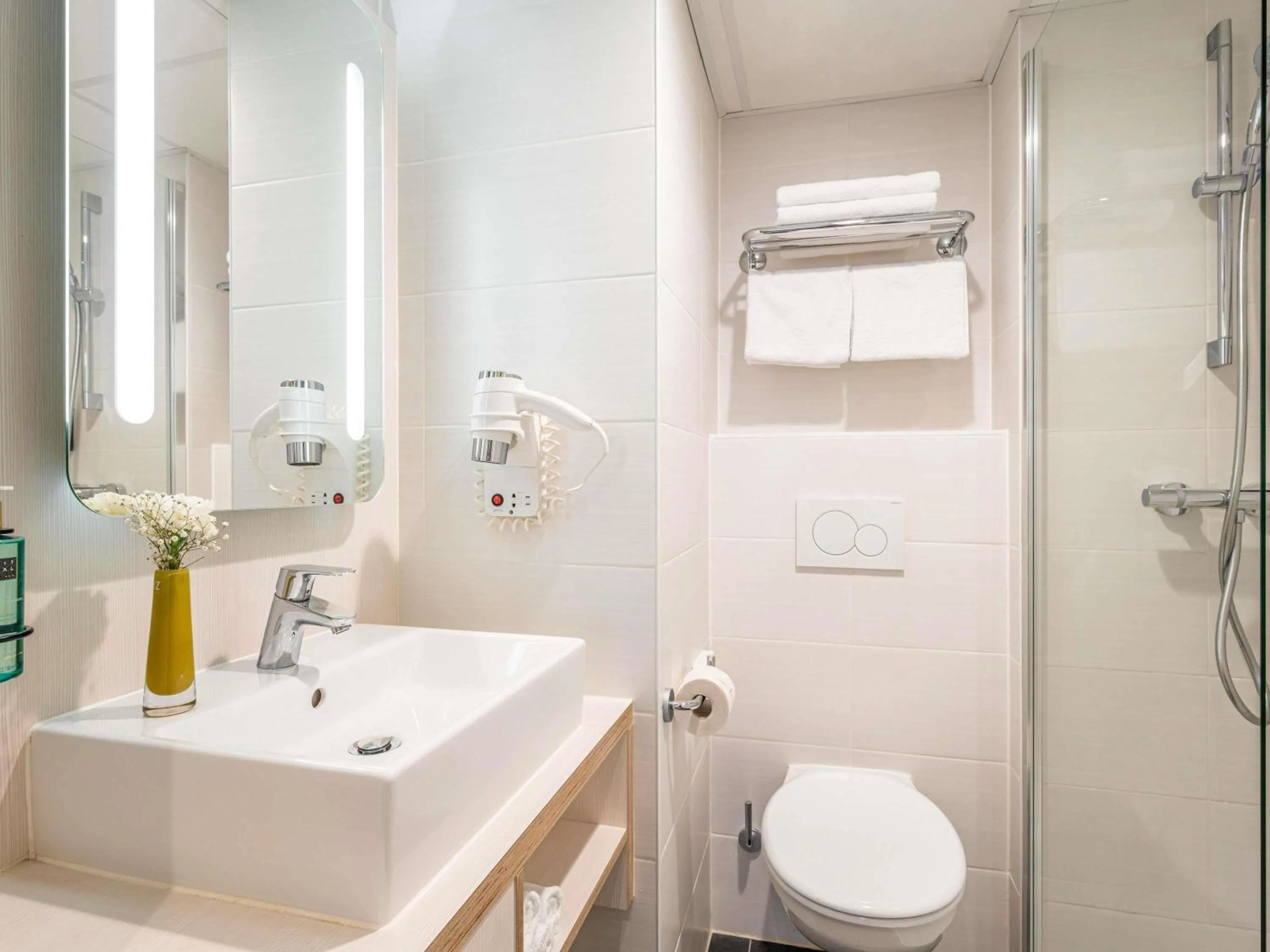 Bedroom in Mercure Oostende