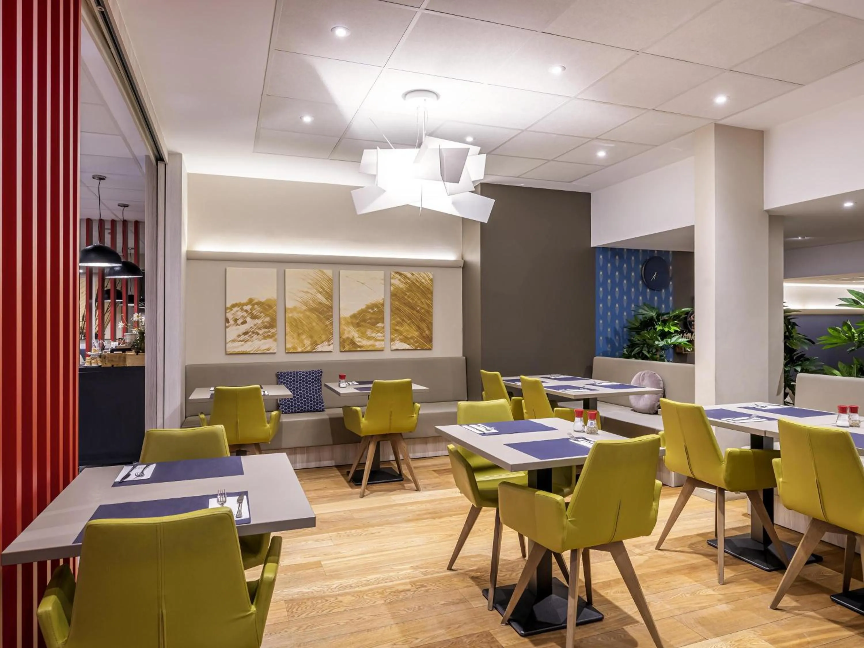 Restaurant/places to eat in Mercure Oostende