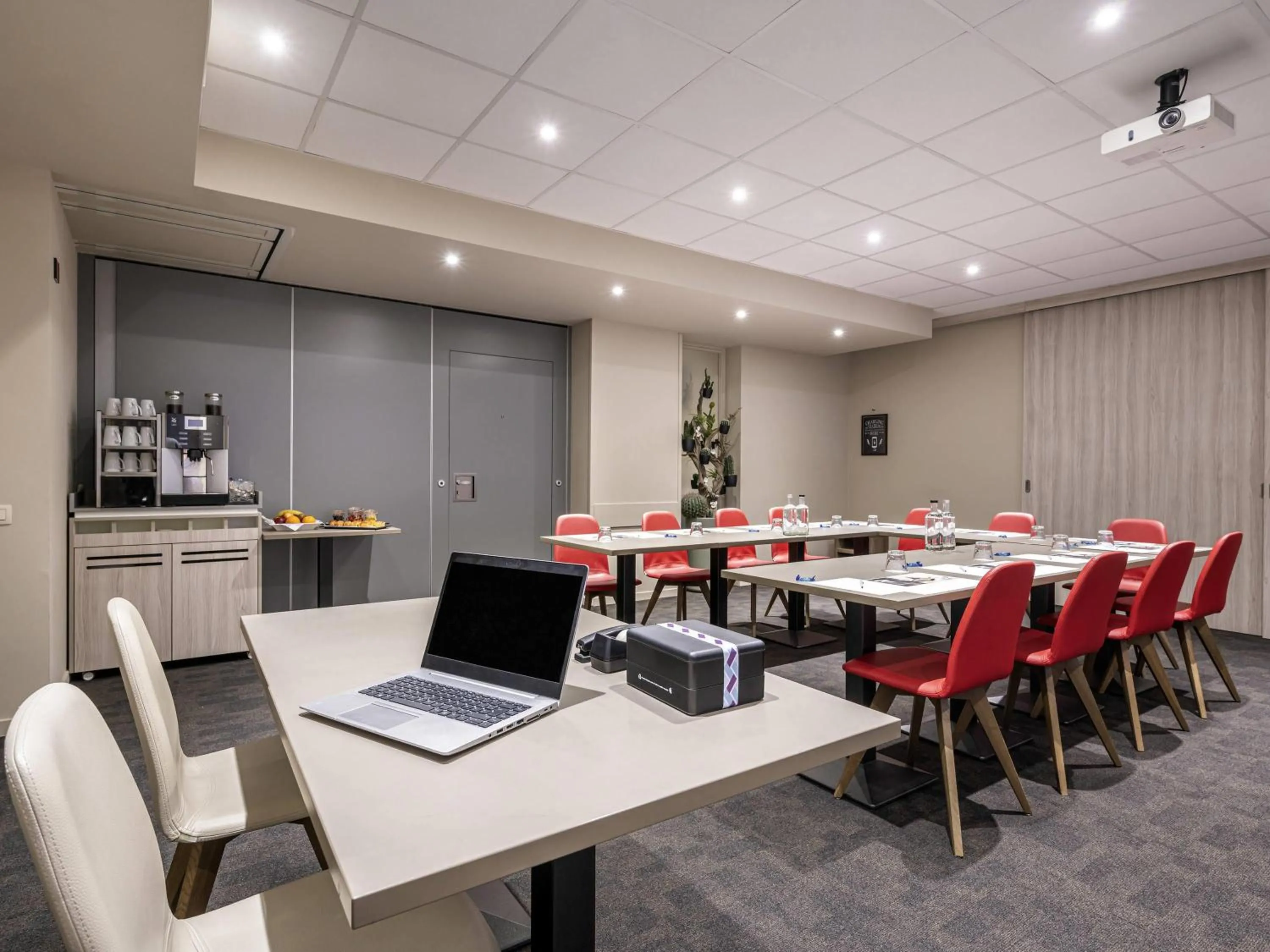 Meeting/conference room in Mercure Oostende