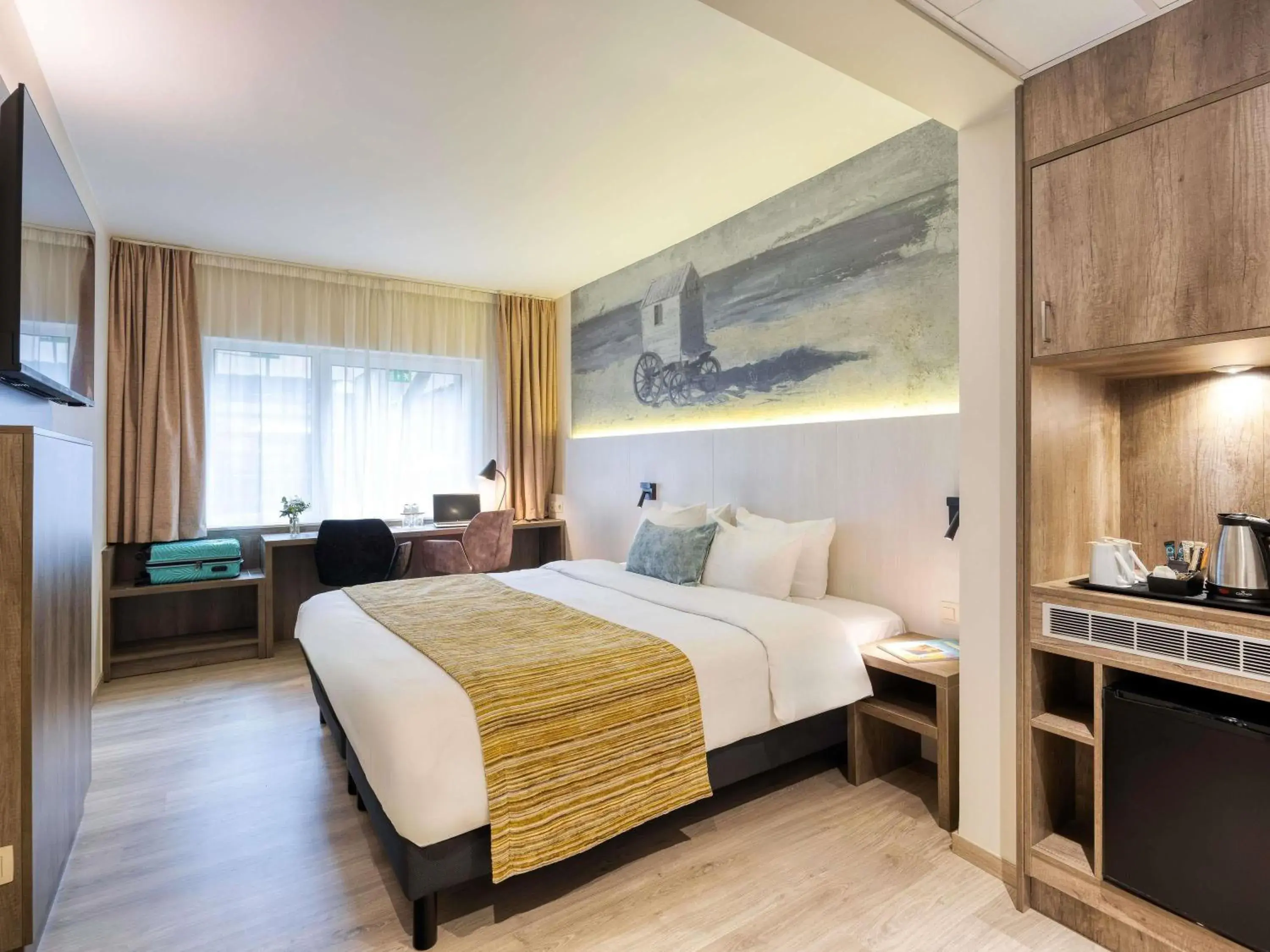 Superior Double Room with One Double Bed in Mercure Oostende Superior Double Room with One Double Bed in Mercure Oostende