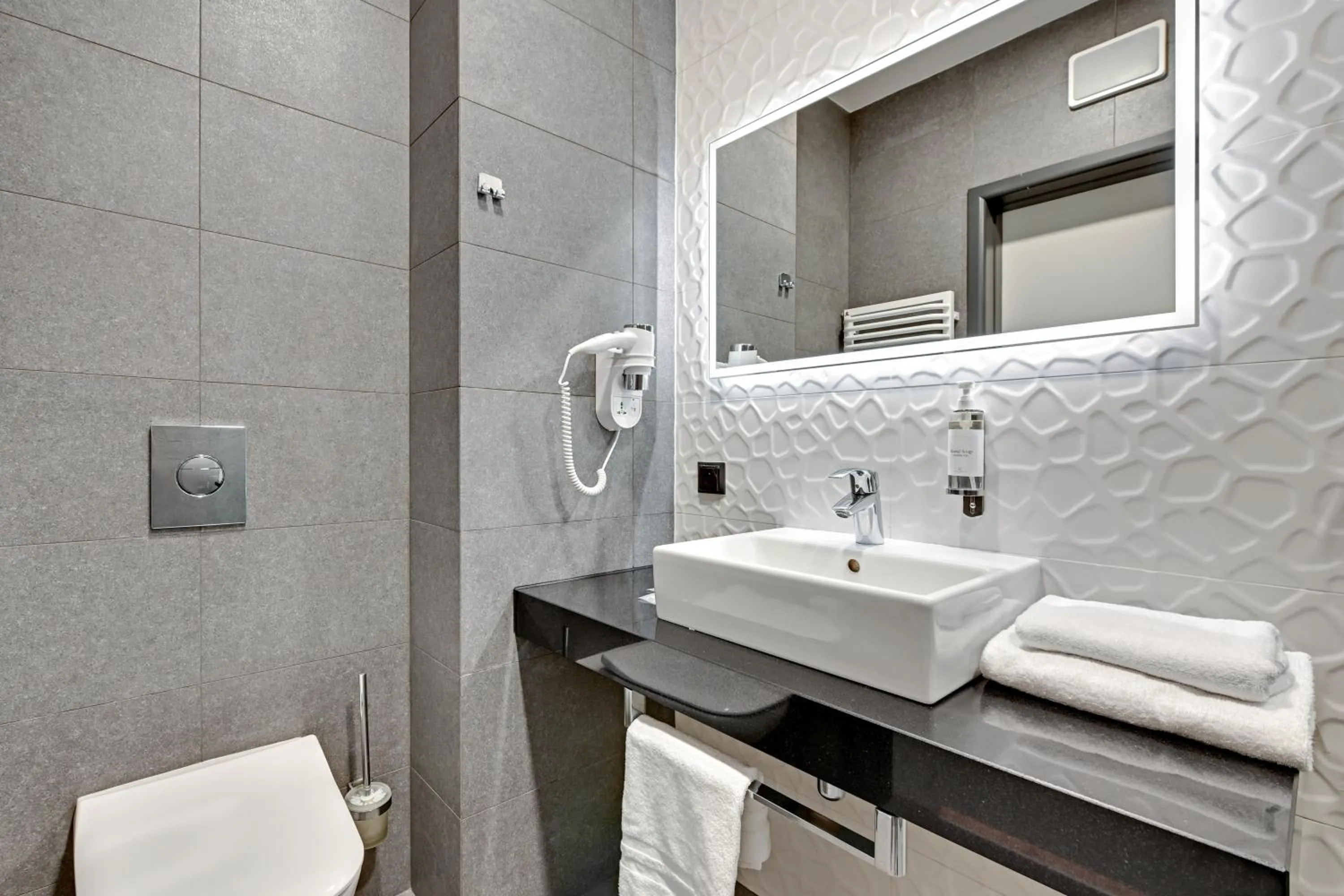 Toilet in GRANO LIFE Gdańsk - HOTEL NUMBER ONE BY GRANO Gdańsk