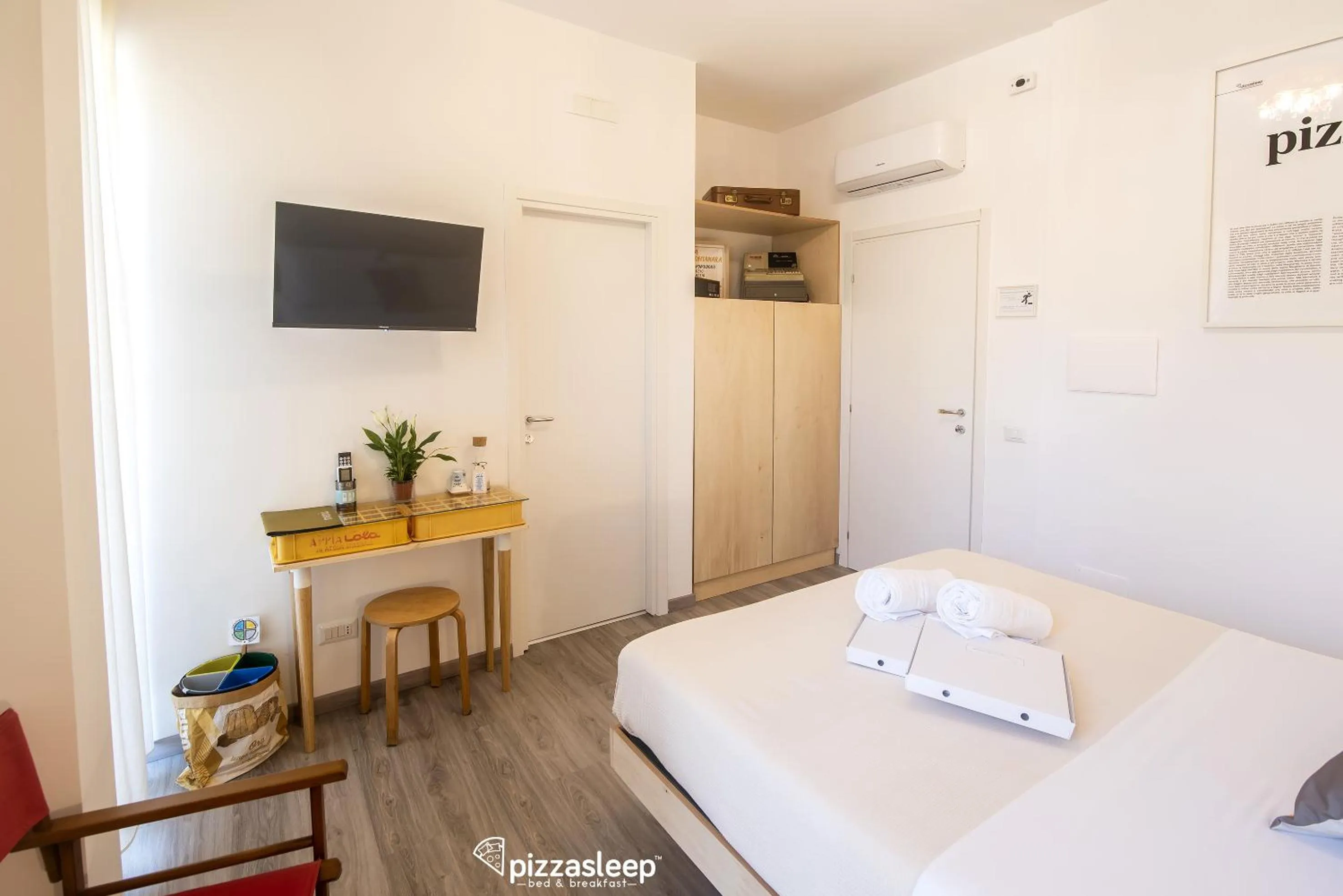 Bed in PizzaSleep B&B