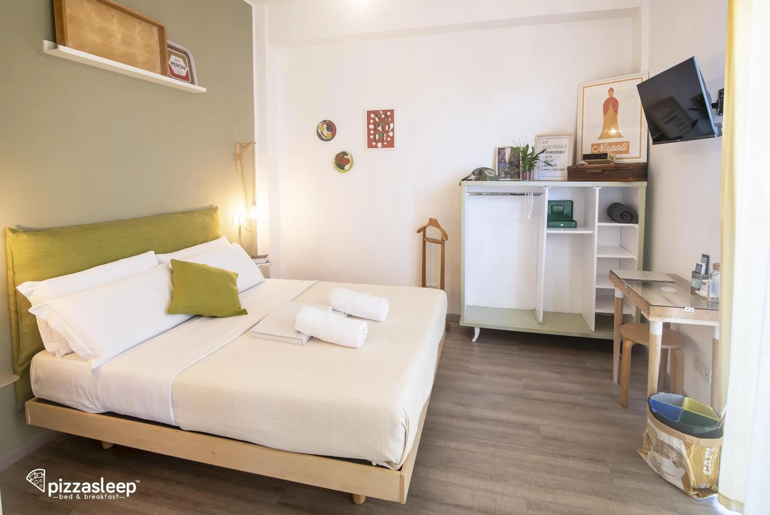 Bed in PizzaSleep B&B