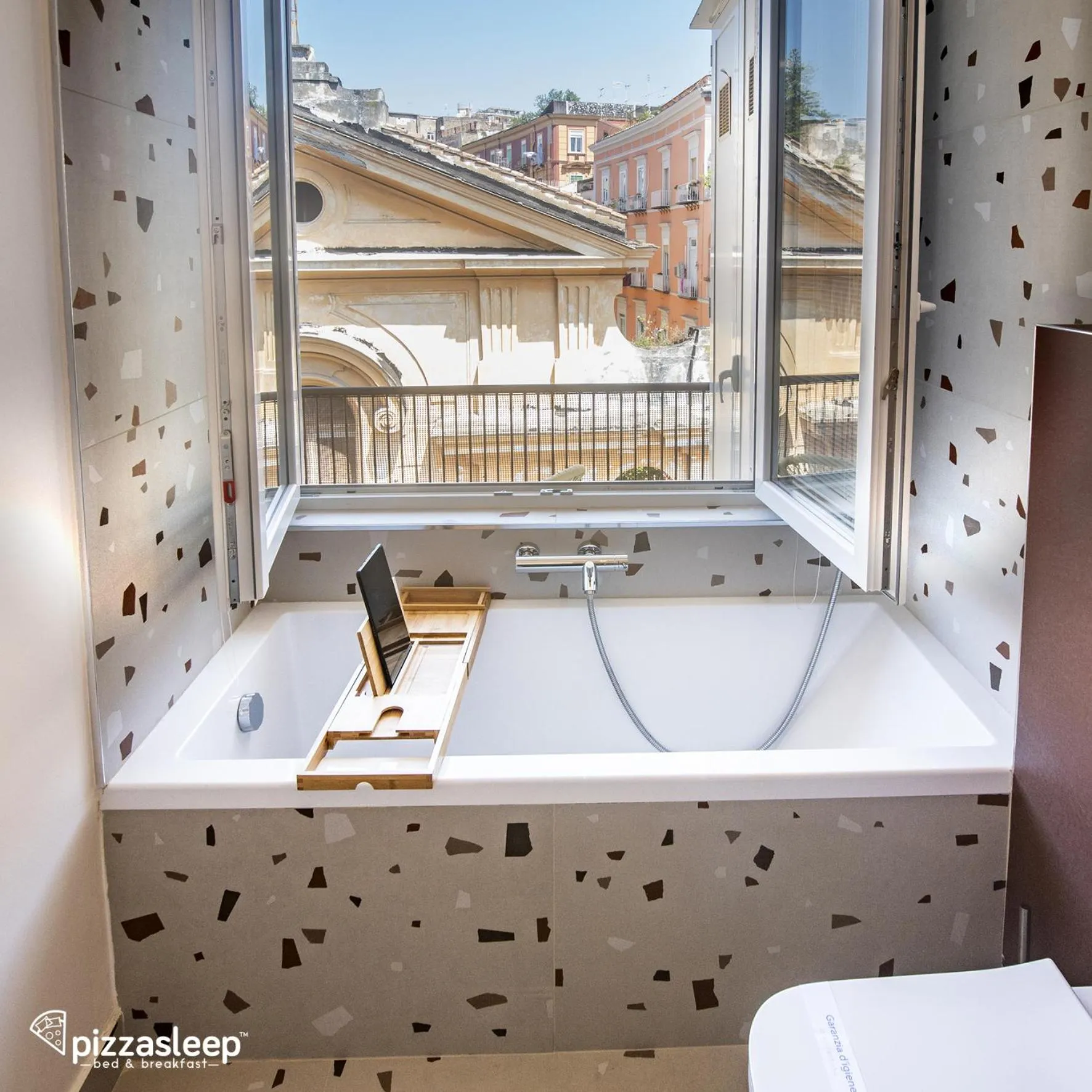 Bathroom, Bed in PizzaSleep B&B