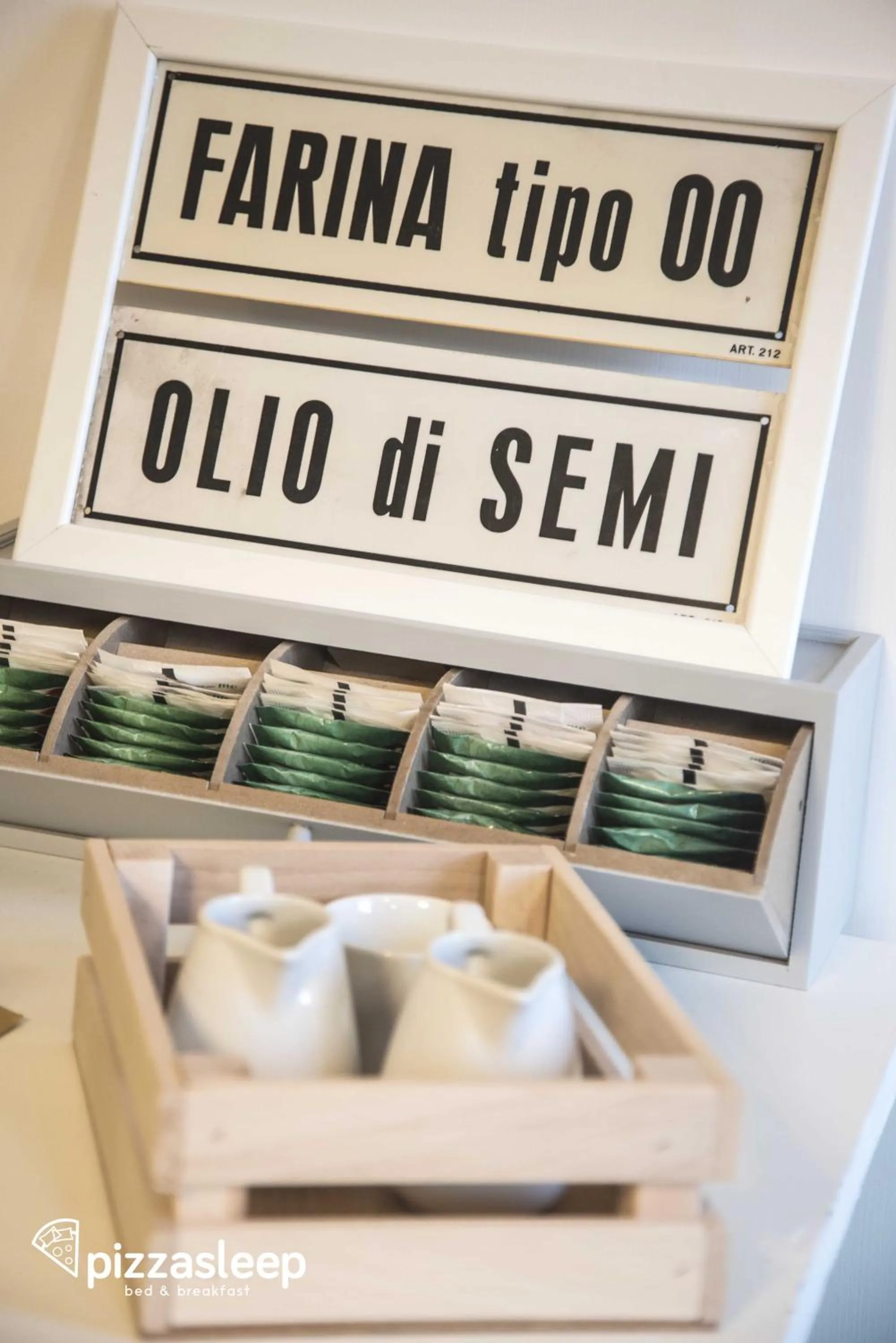 Coffee/tea facilities in PizzaSleep B&B