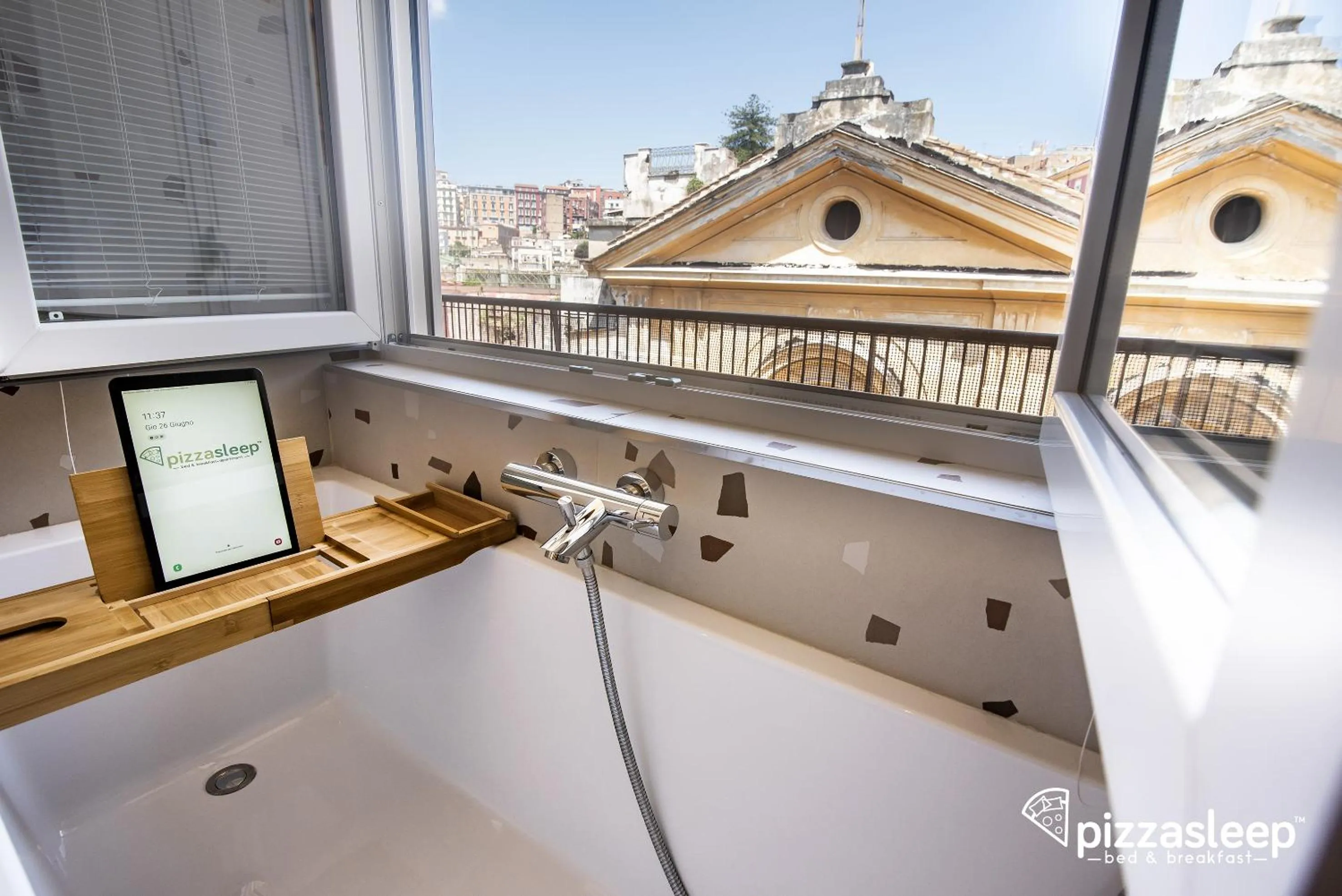 Bathroom in PizzaSleep B&B
