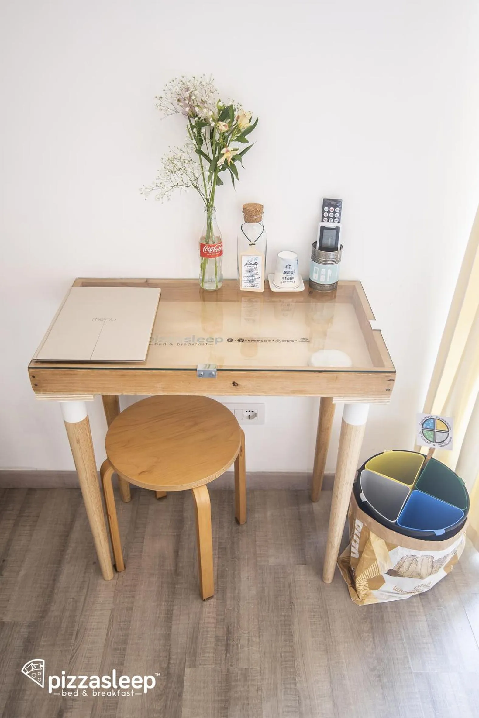 Decorative detail in PizzaSleep B&B