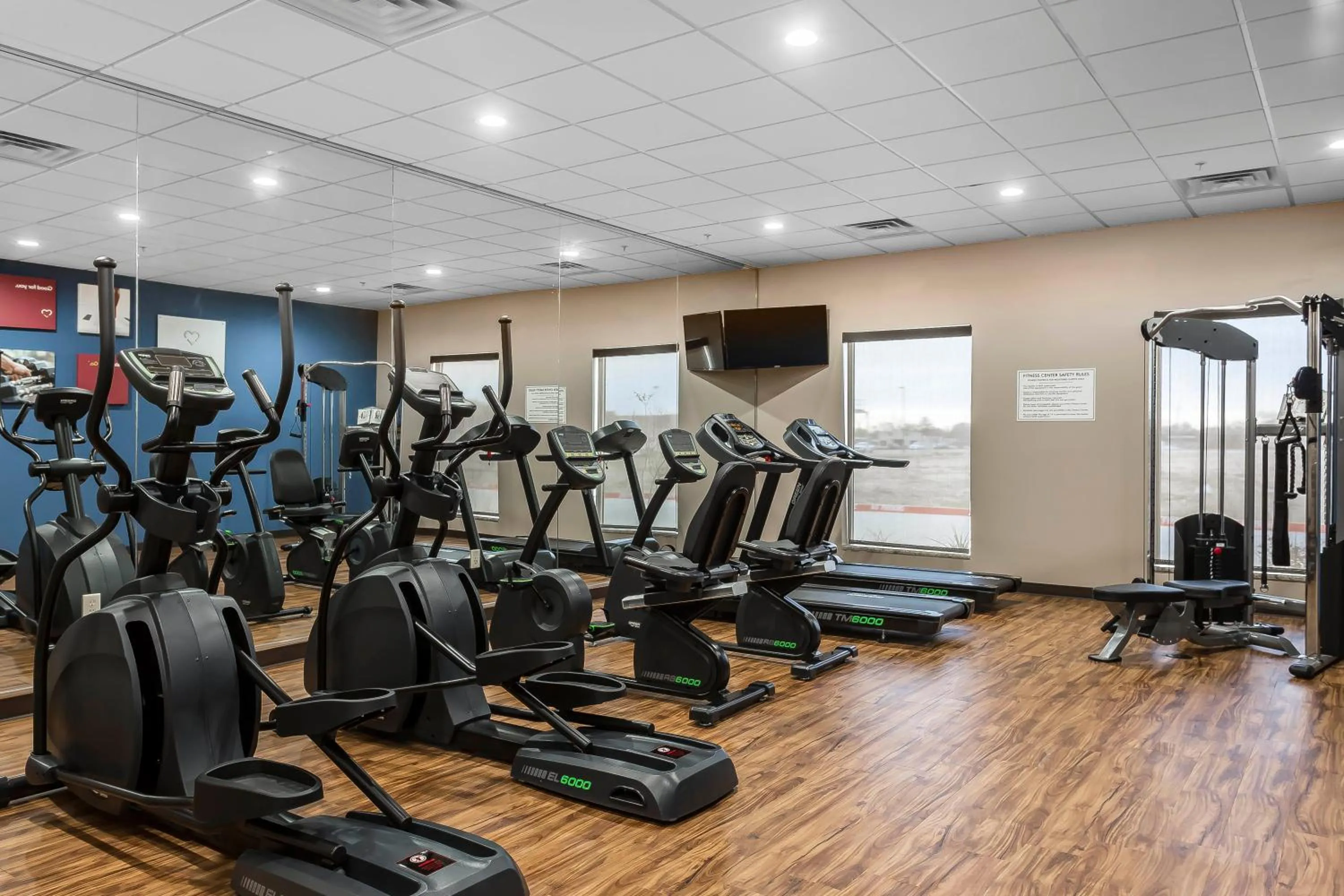 Comfort Suites - University