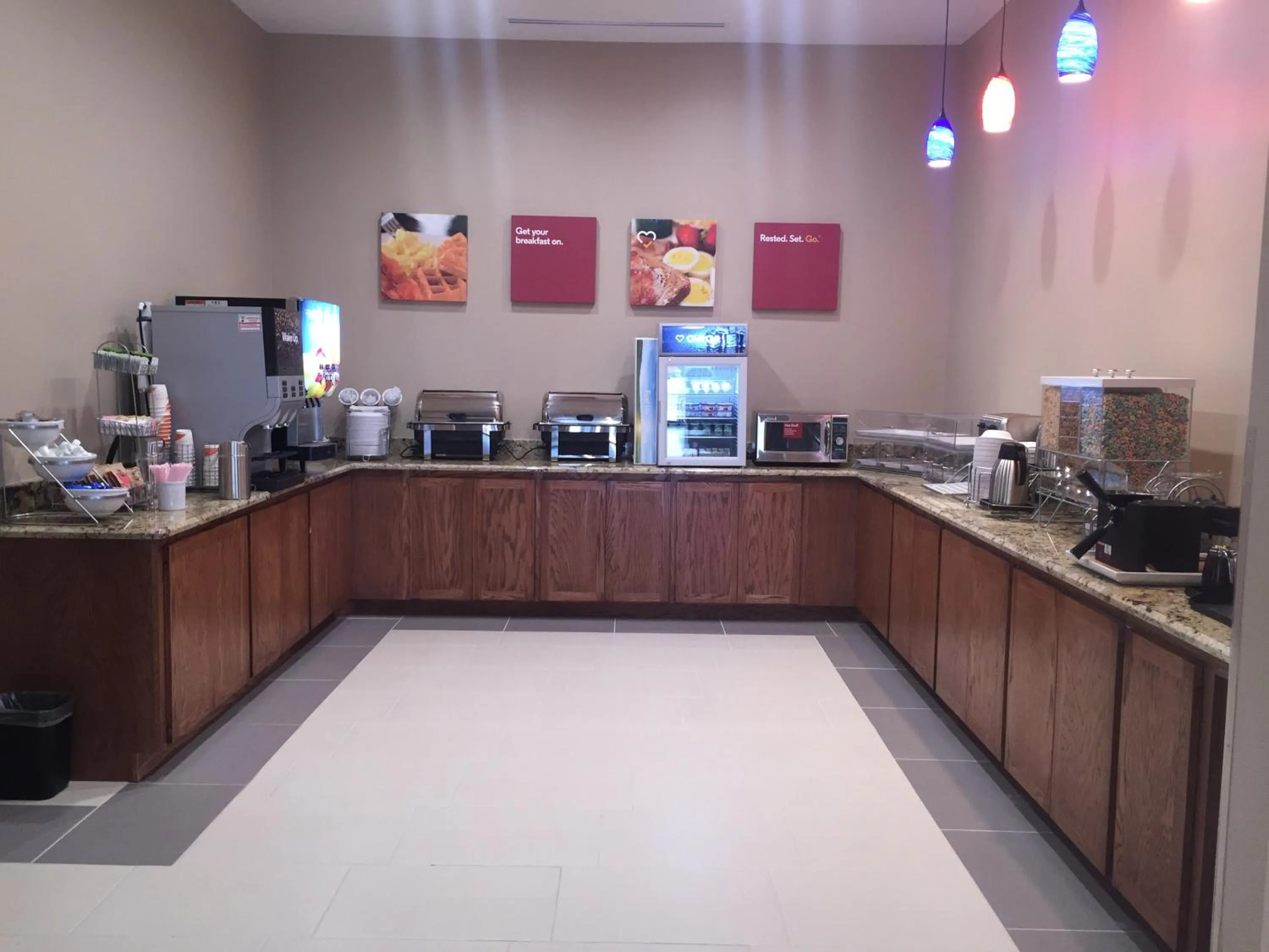 Restaurant/places to eat in Comfort Suites - University