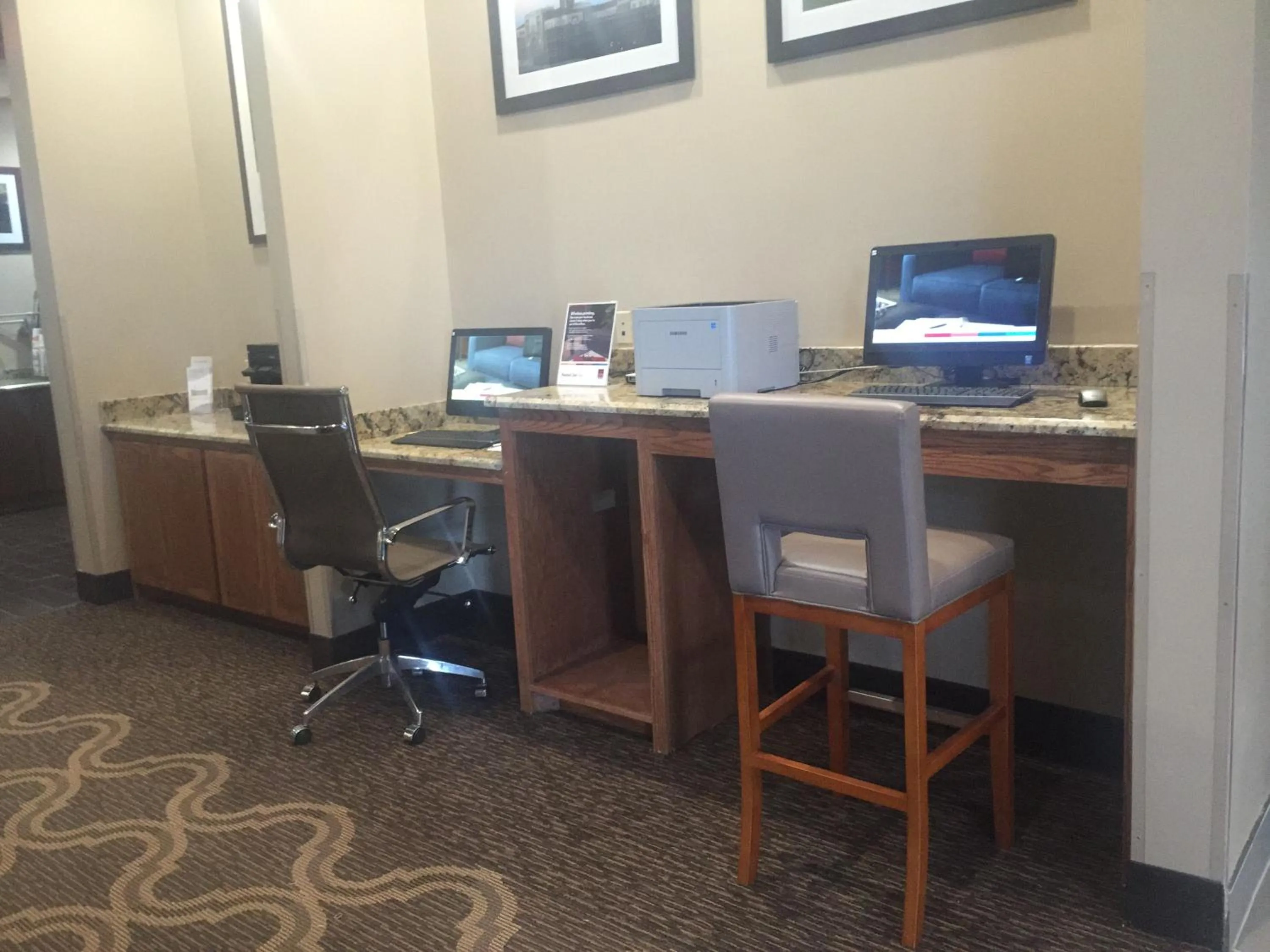 Business facilities in Comfort Suites - University