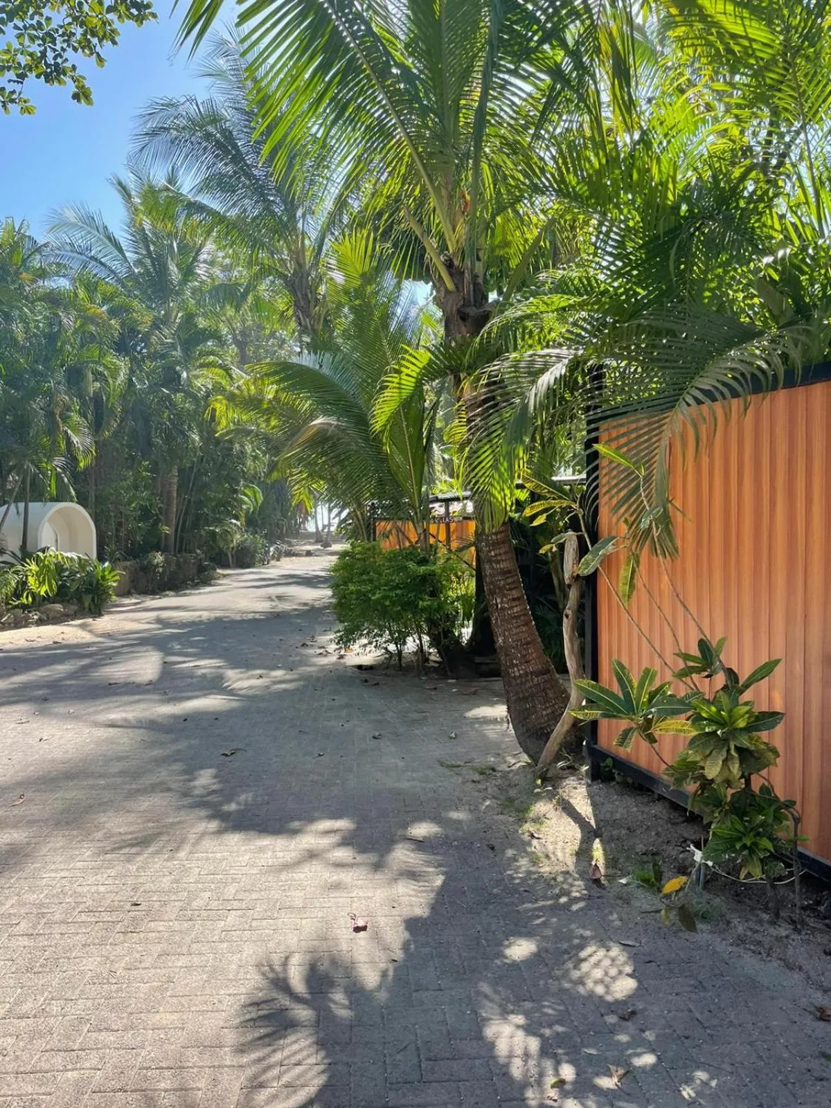 Facade/entrance in Beach Cabinas