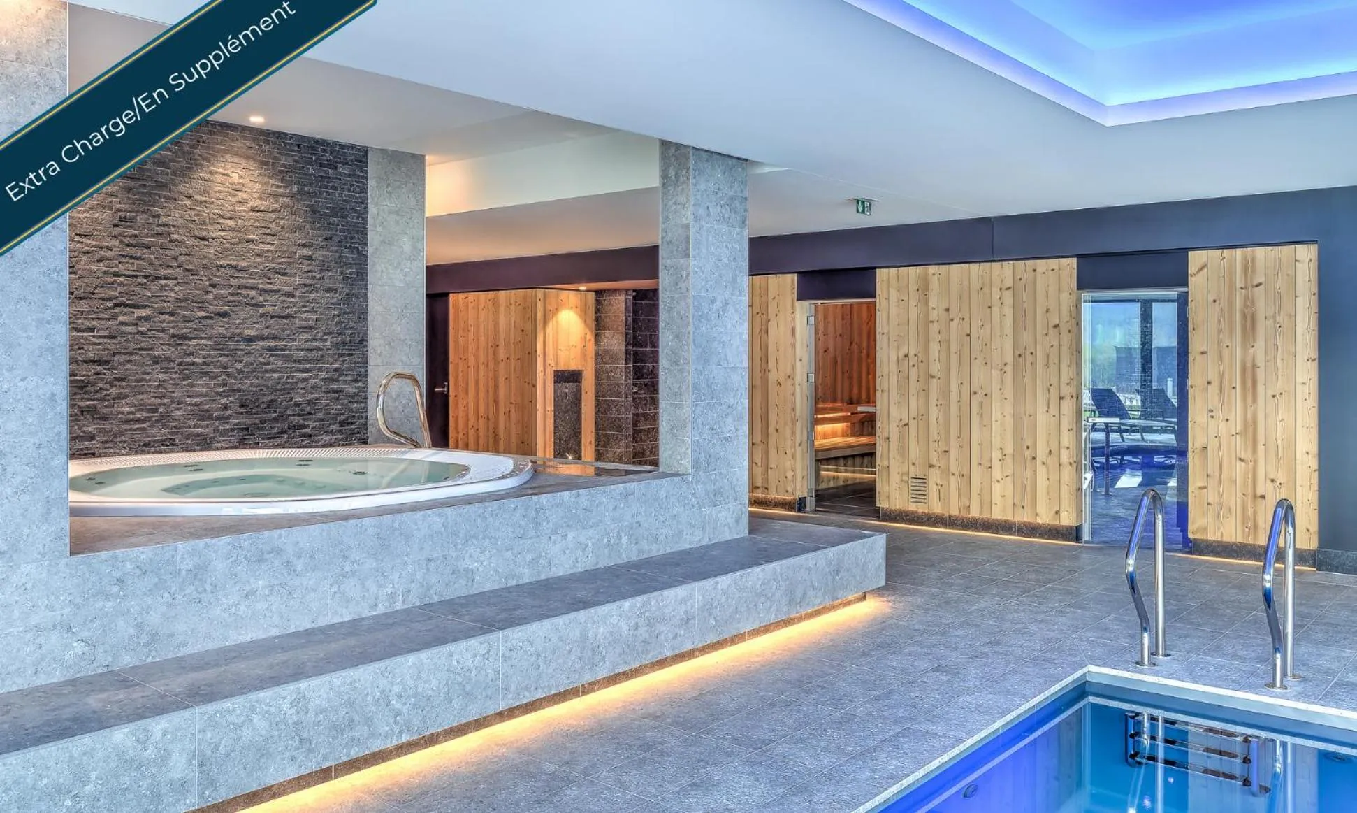 Hot Tub in R hotel experiences