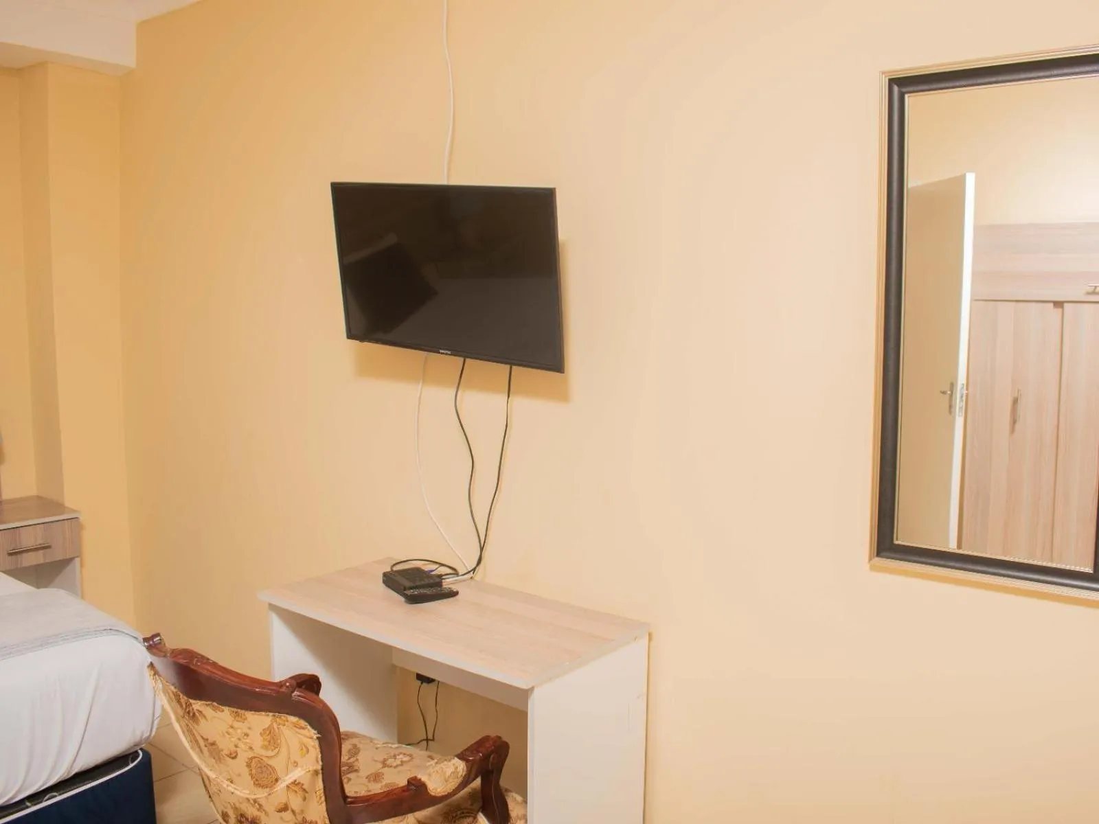 TV and multimedia, Bed in River-Ridge Guest House