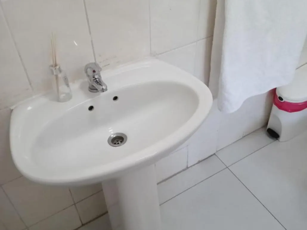 Bathroom in River-Ridge Guest House