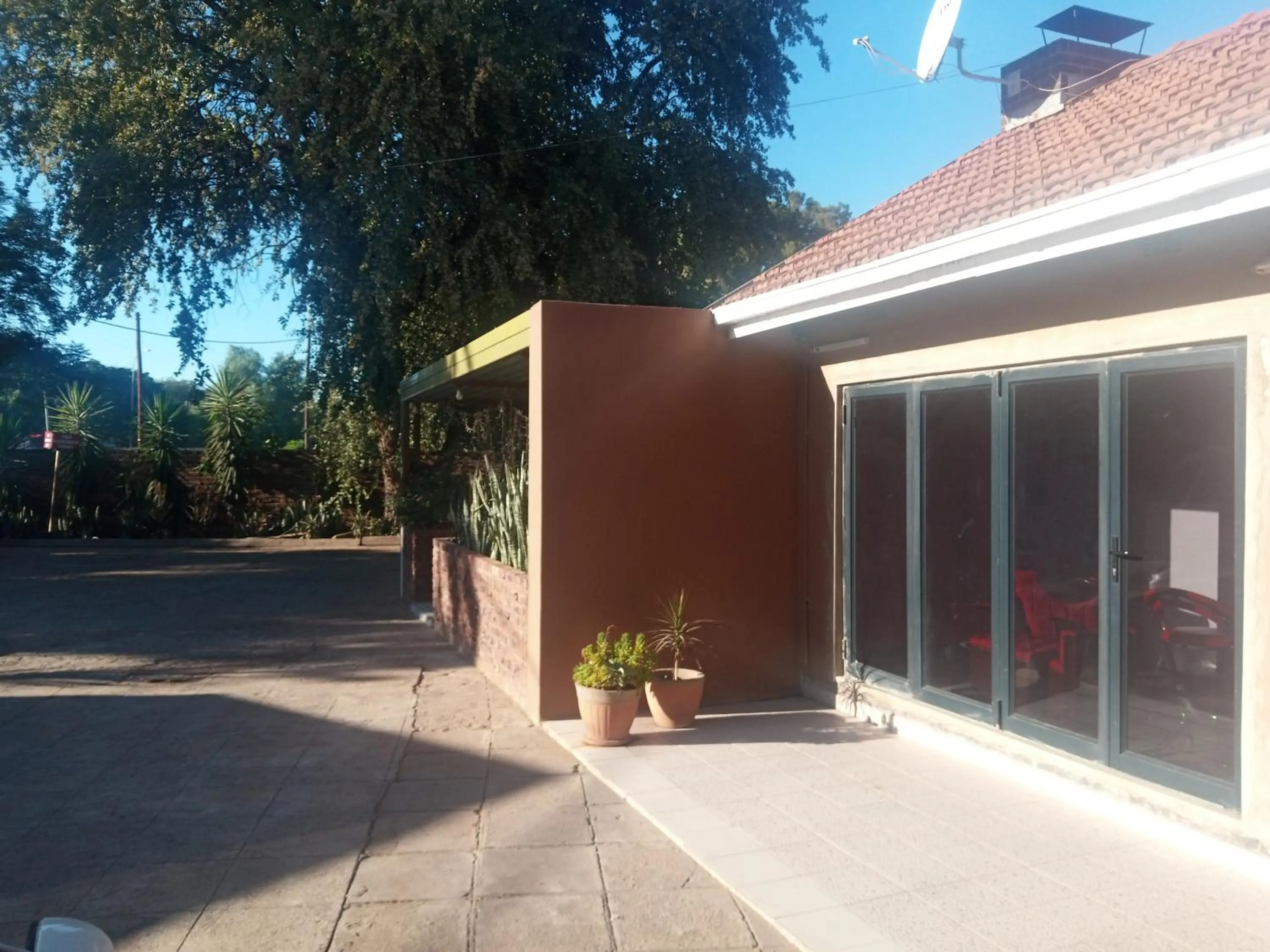 Property building in River-Ridge Guest House