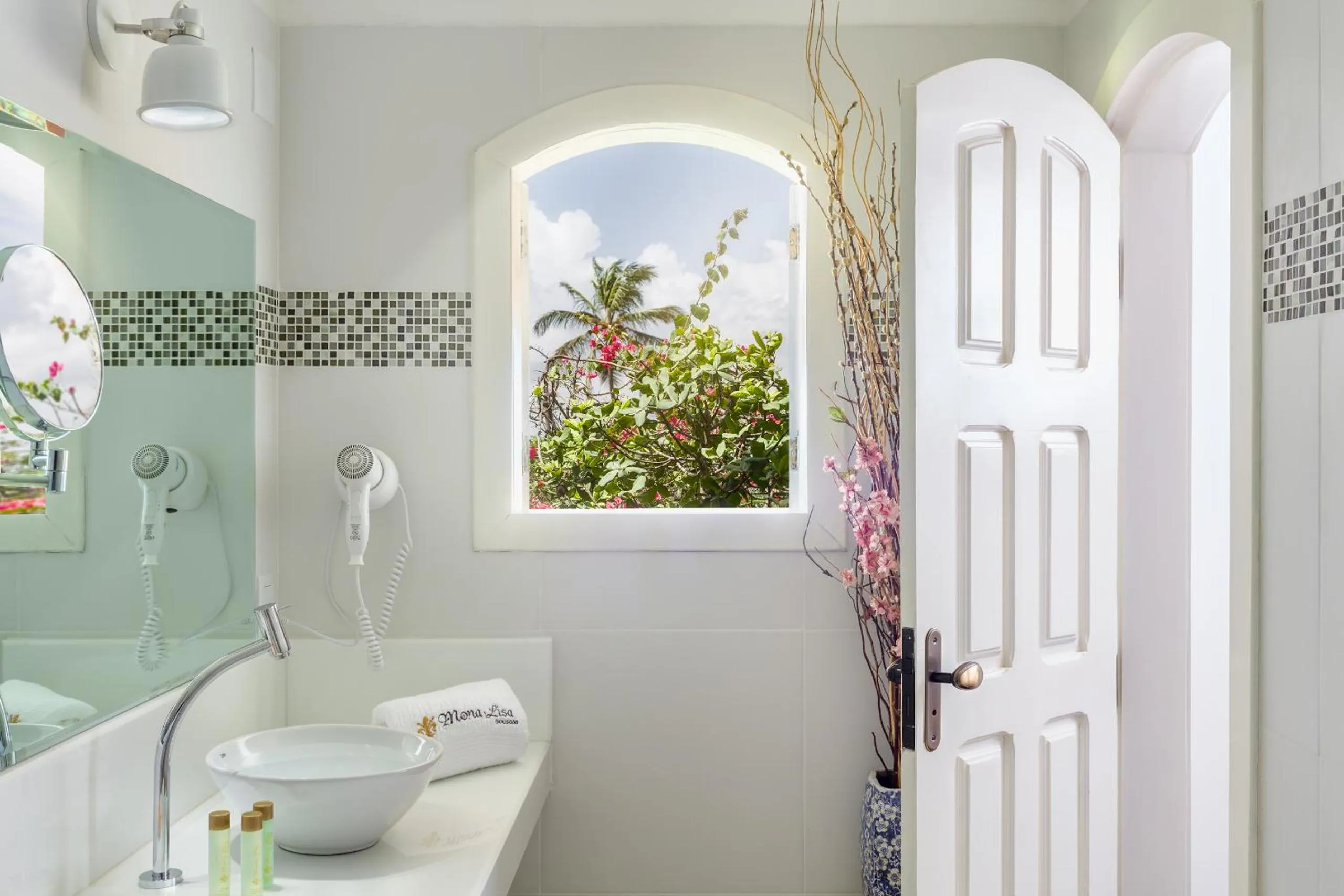 Bathroom in Mona Lisa Pousada